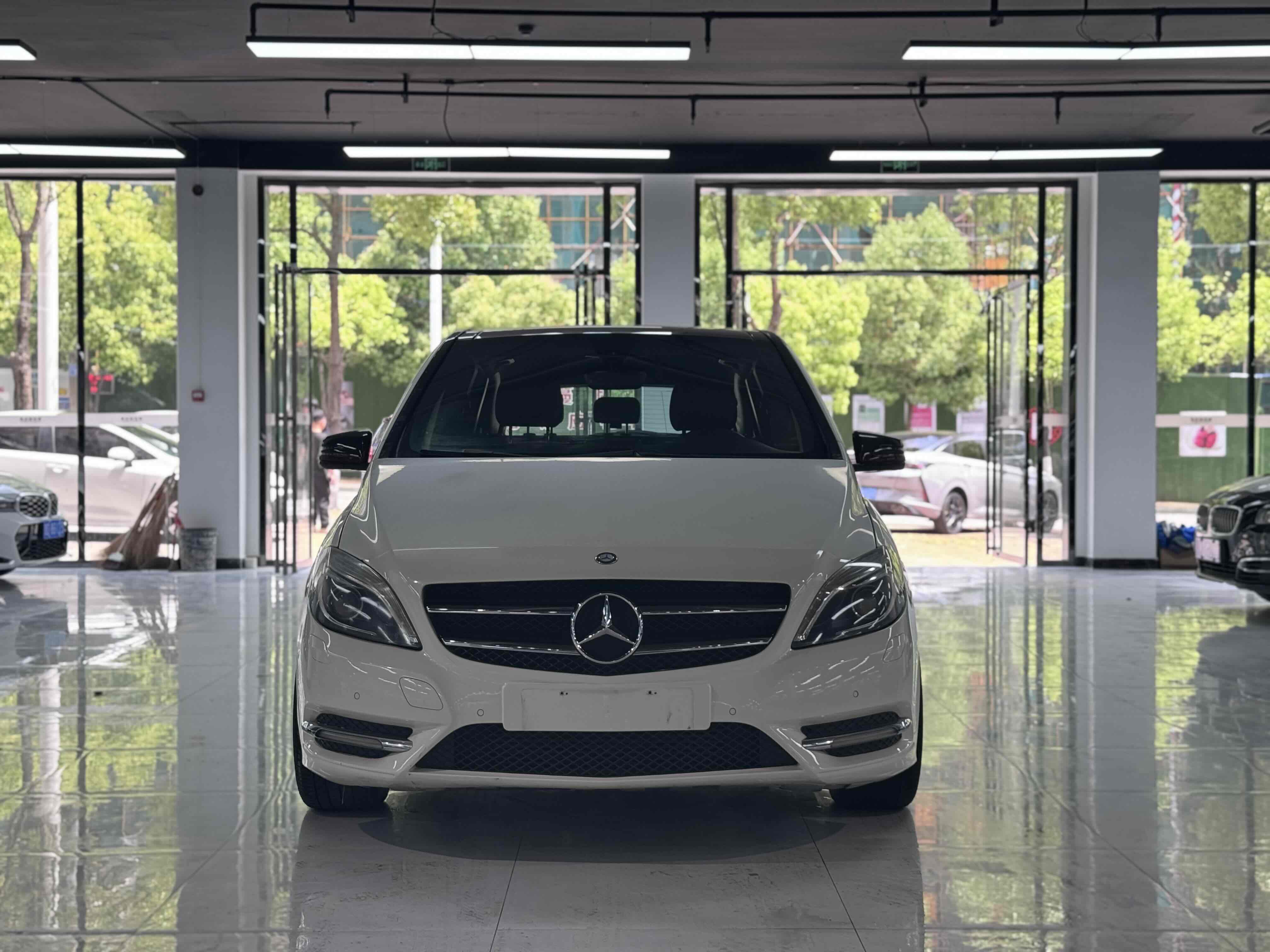 Mercedes-Benz B Class 2014 car image #3