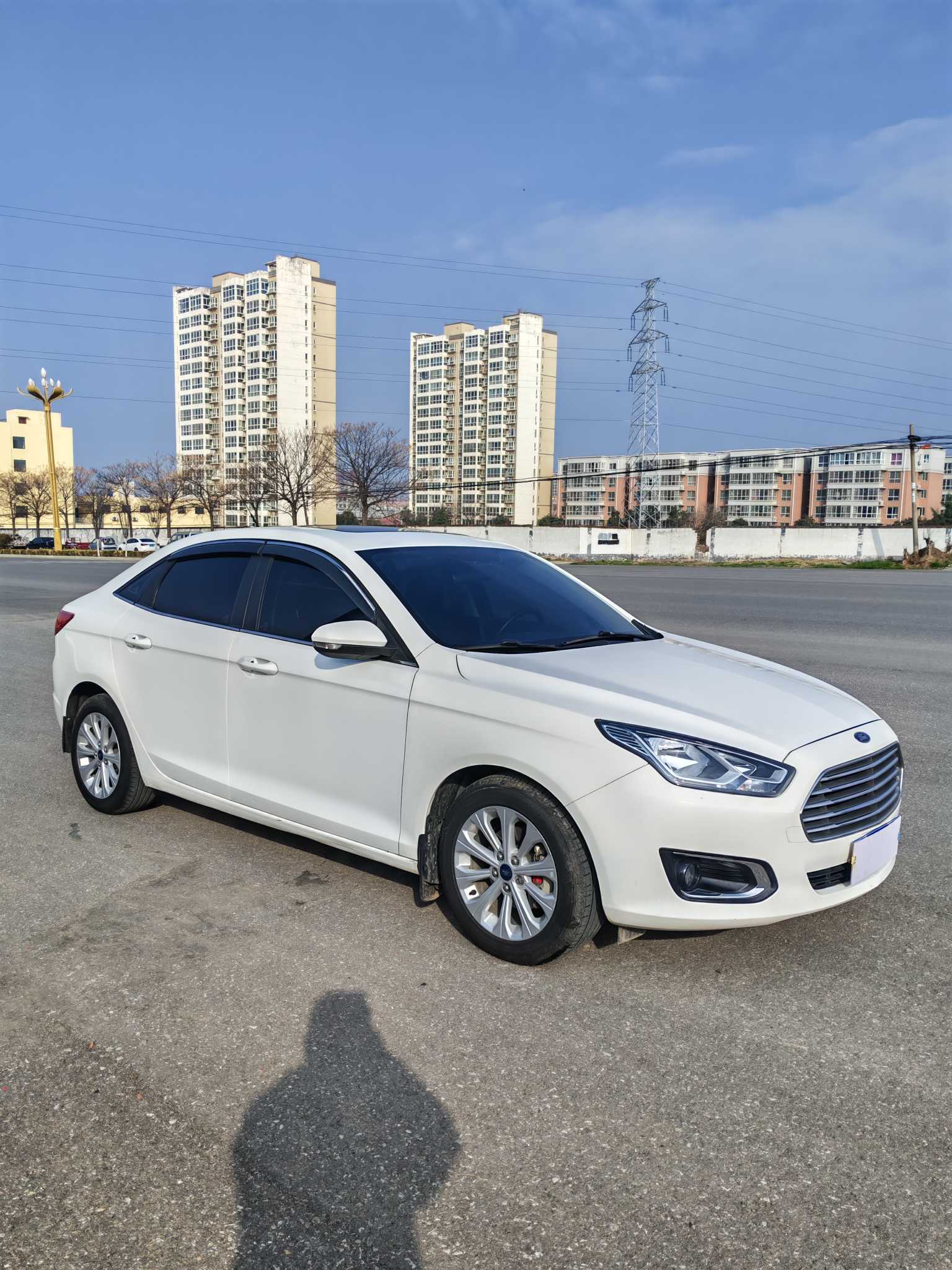 Ford Escort 2015 imagem de carro #3