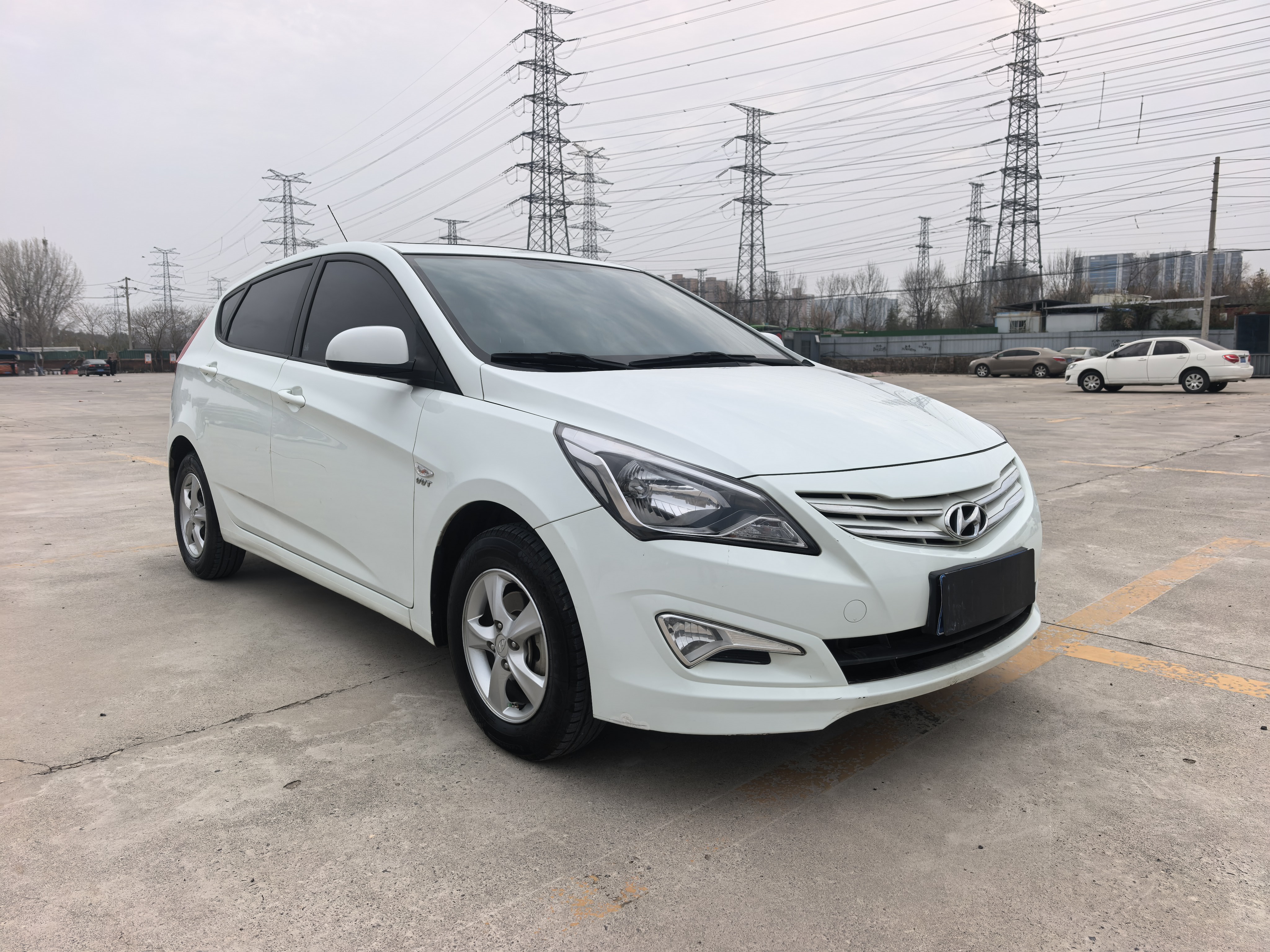 Hyundai Reina Hatchback 2017 immagine di auto #3