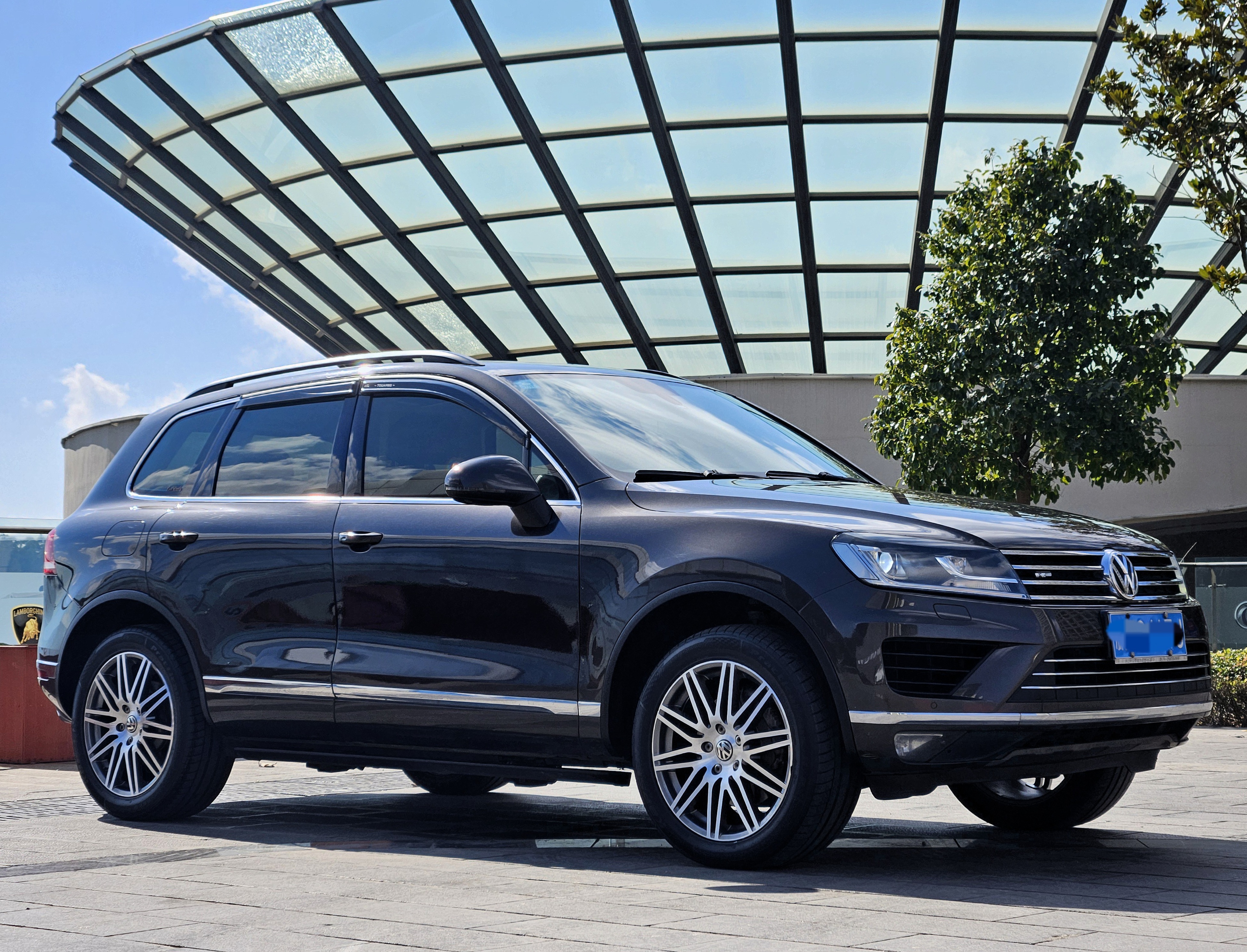 Volkswagen Touareg 2017 car image #3
