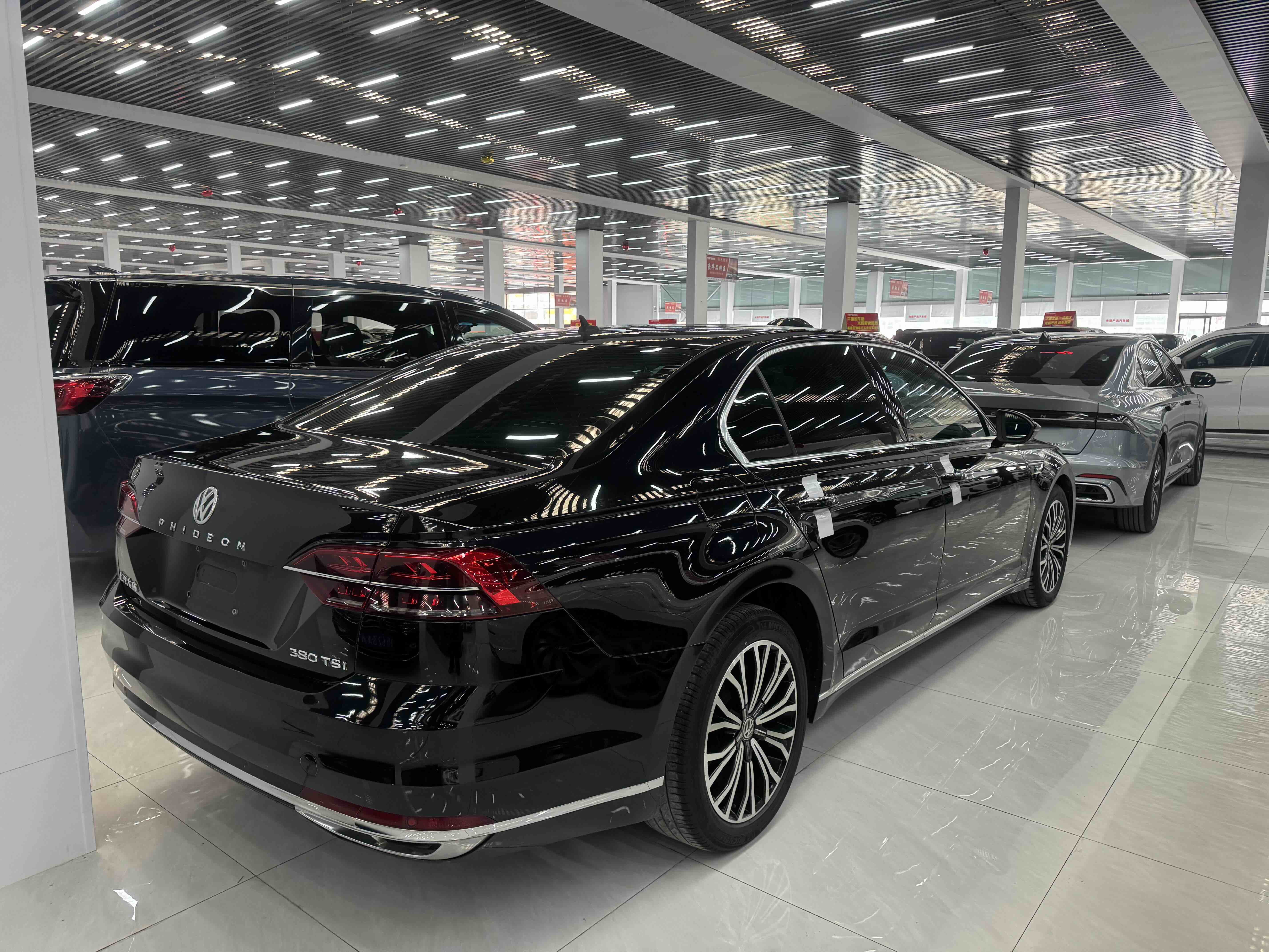 Volkswagen Phideon 2017 immagine di auto #3