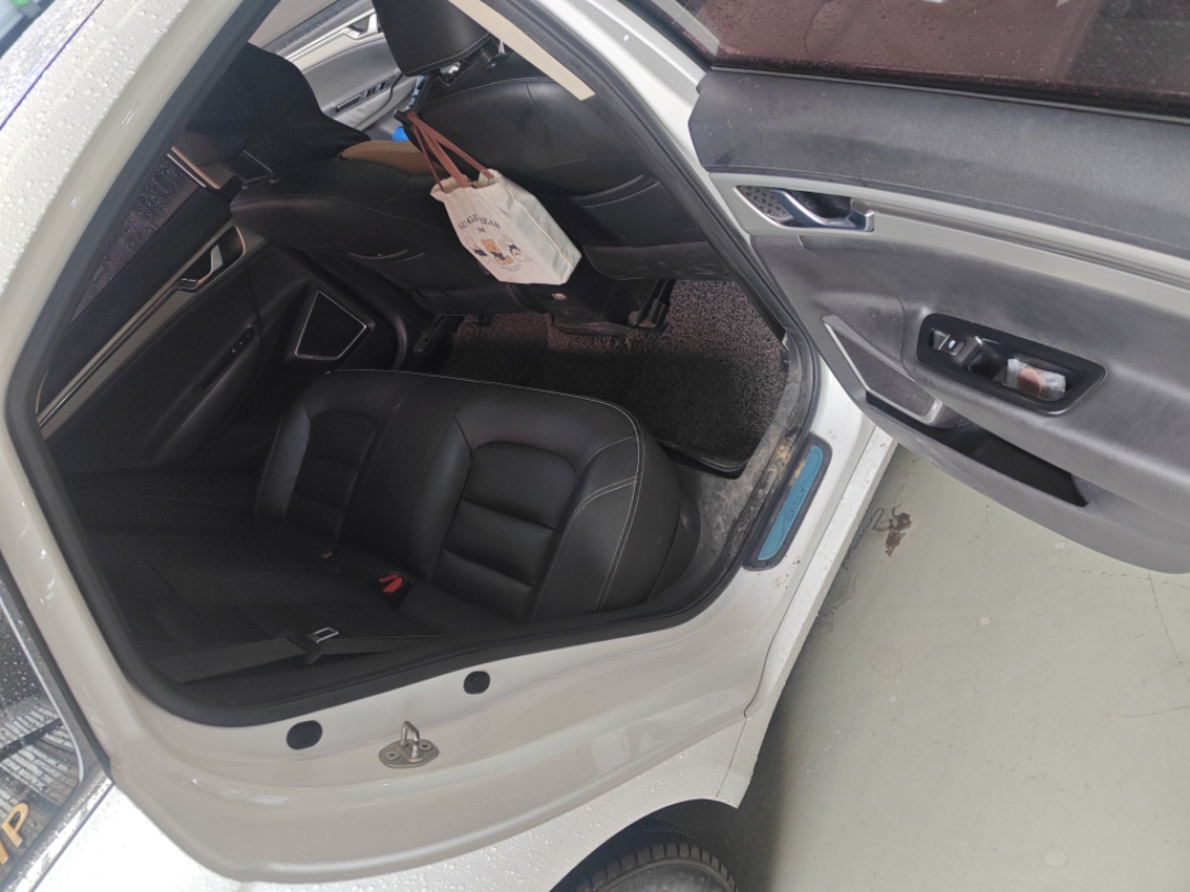 Emgrand GL 2017 #3 Emgrand GL 2017 car image #3