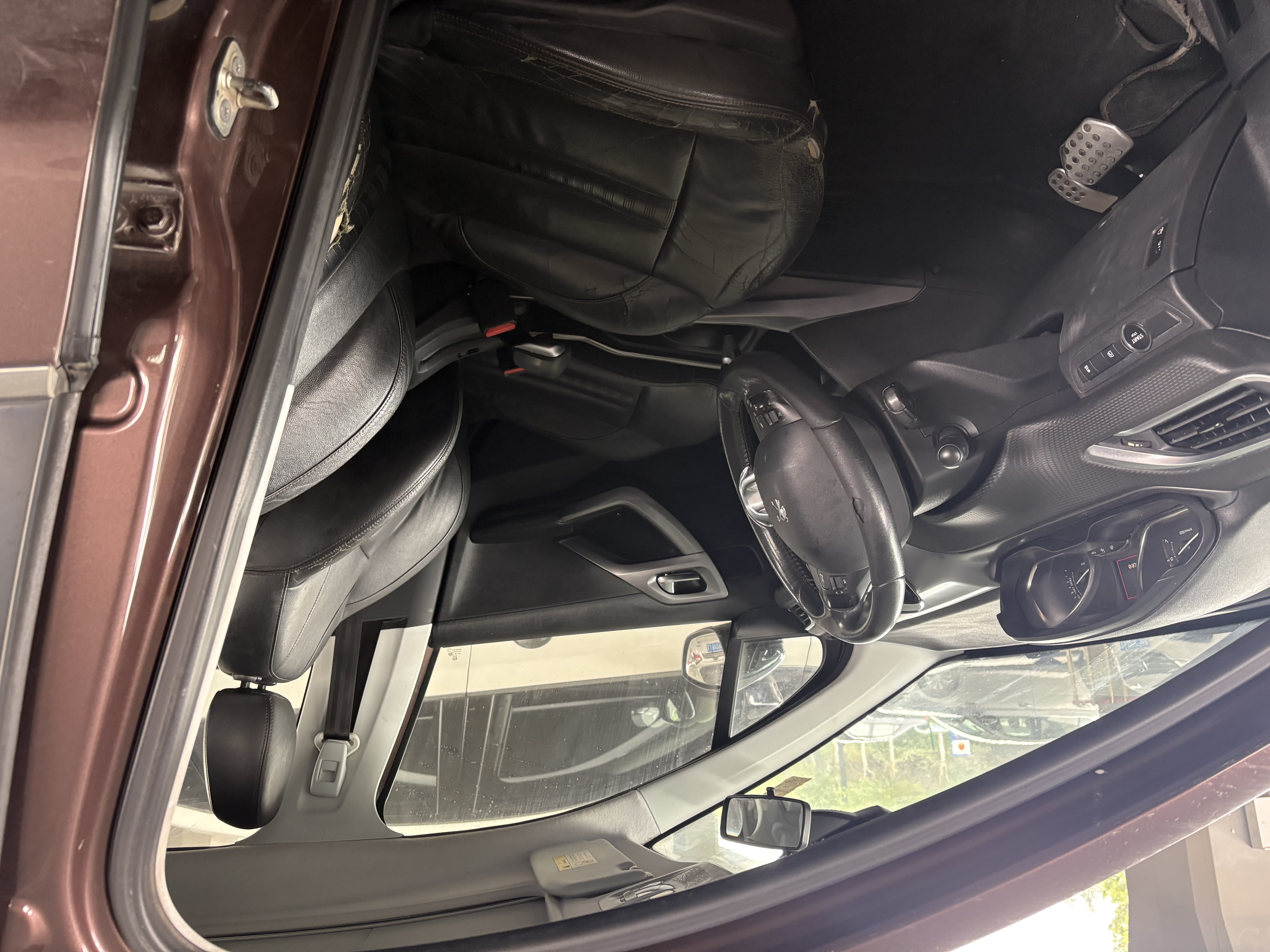 Peugeot 2008 2015 car image #3