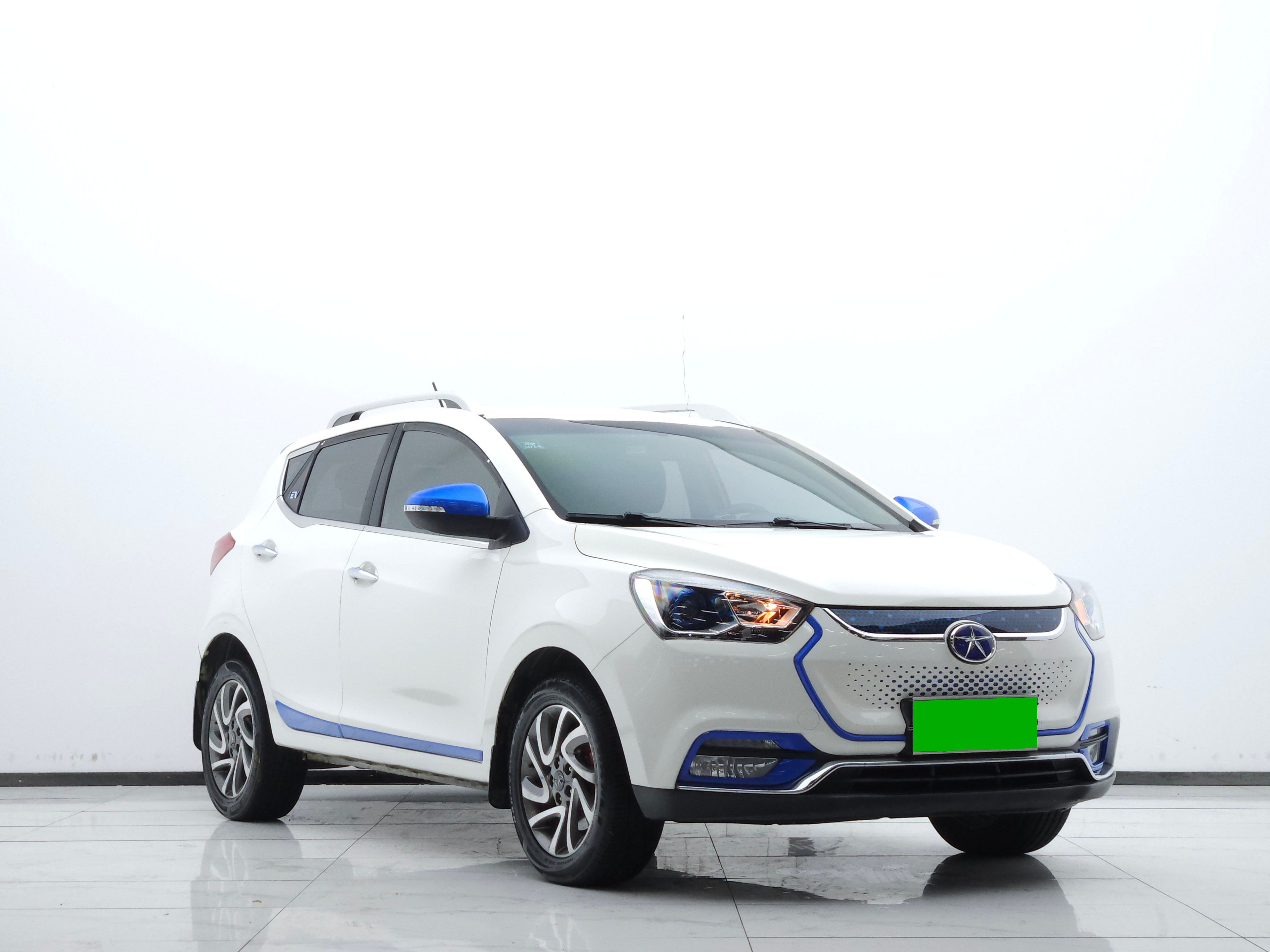 JAC 2016 car image #3