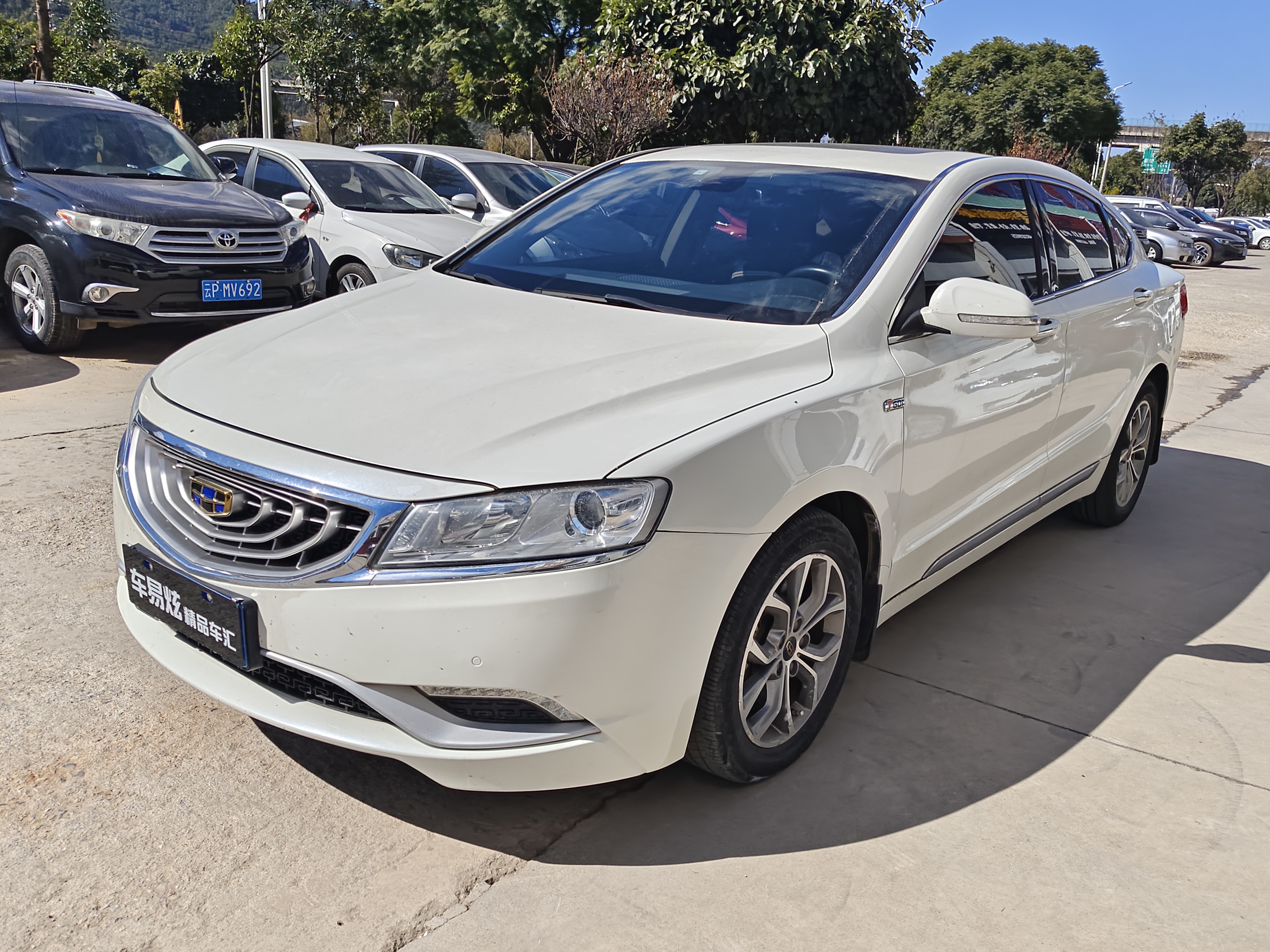 GEELY Ulion 2017 immagine di auto #3