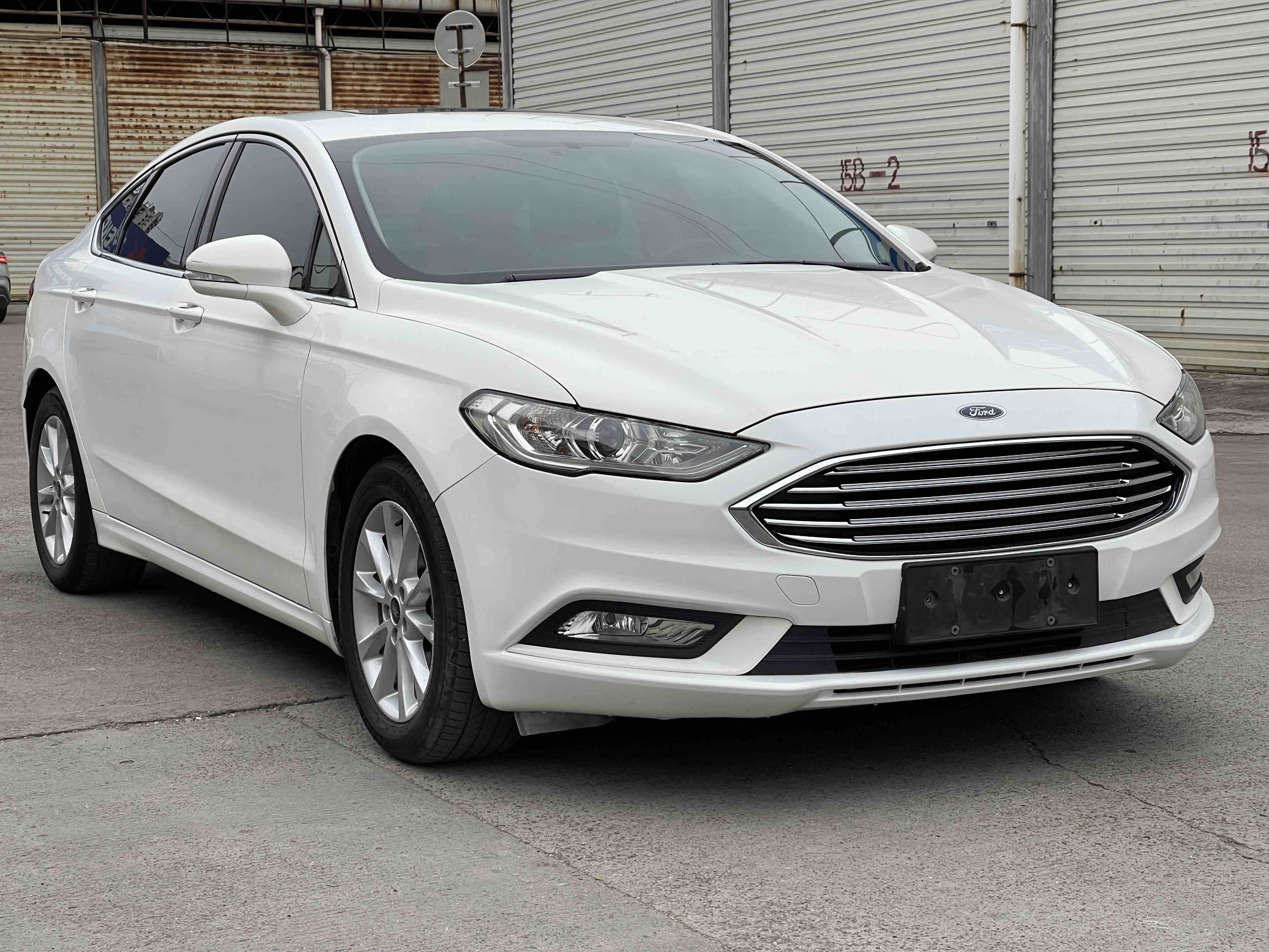 Ford Mondeo 2019 car image #3