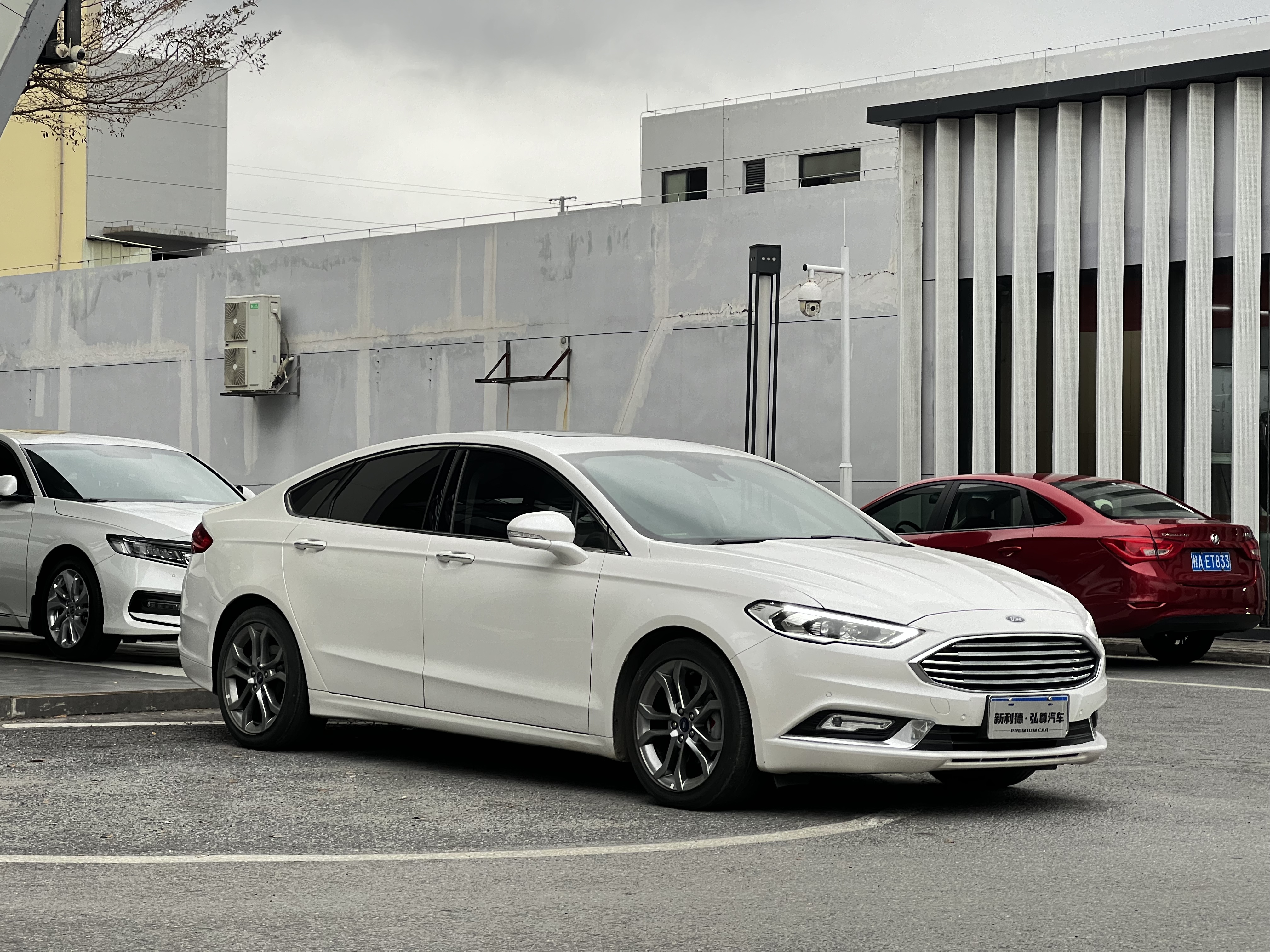 Ford Mondeo 2017 car image #3