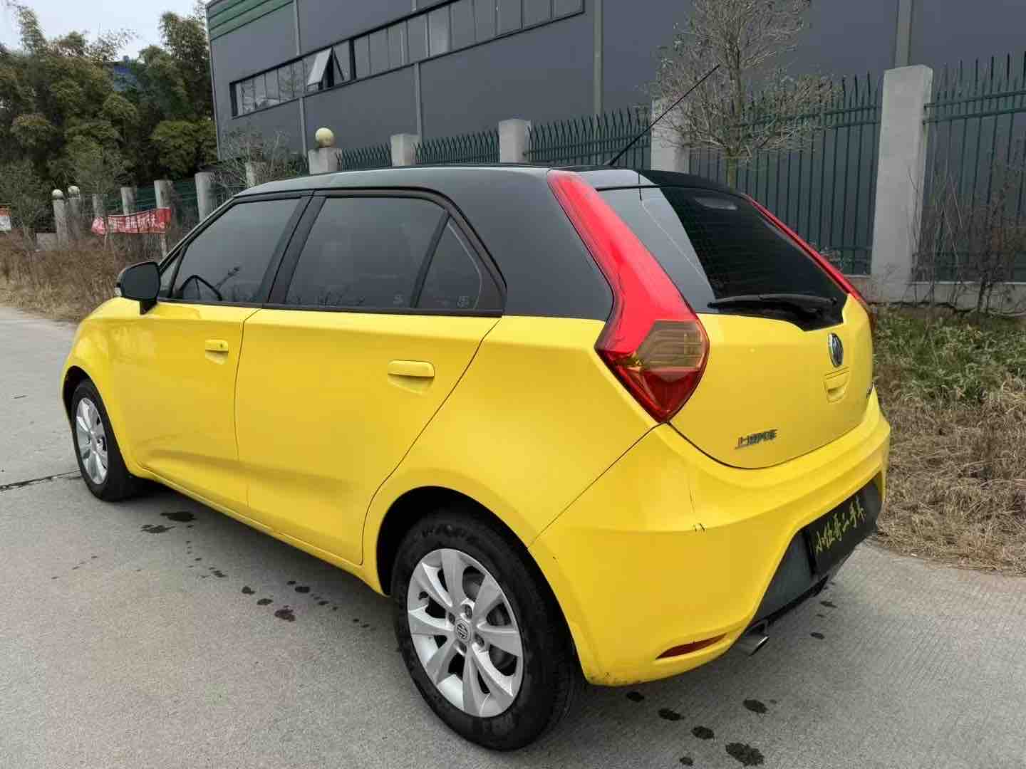 MG 3 2011 car image #3