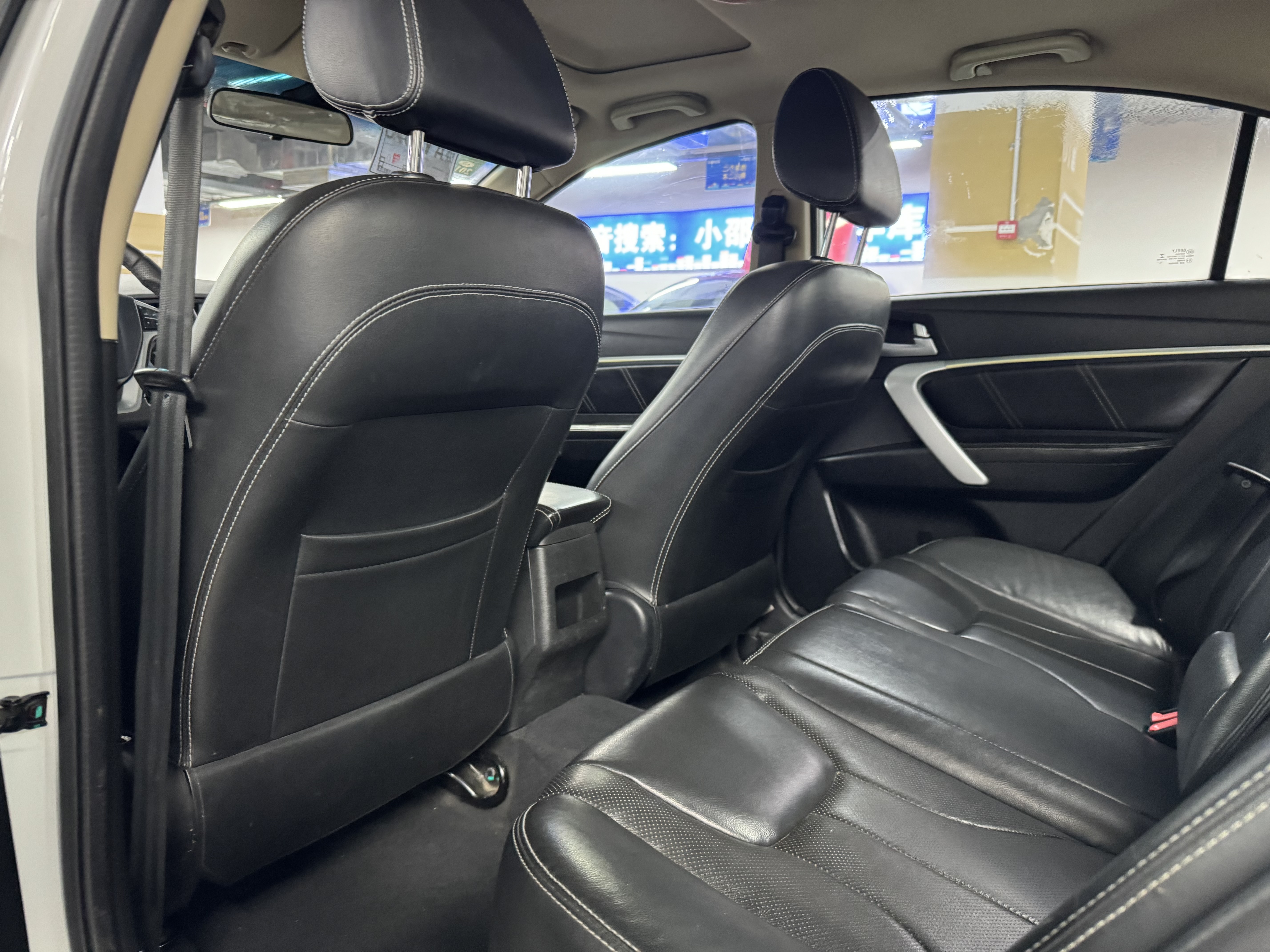GEELY Emgrand 2016 car image #3
