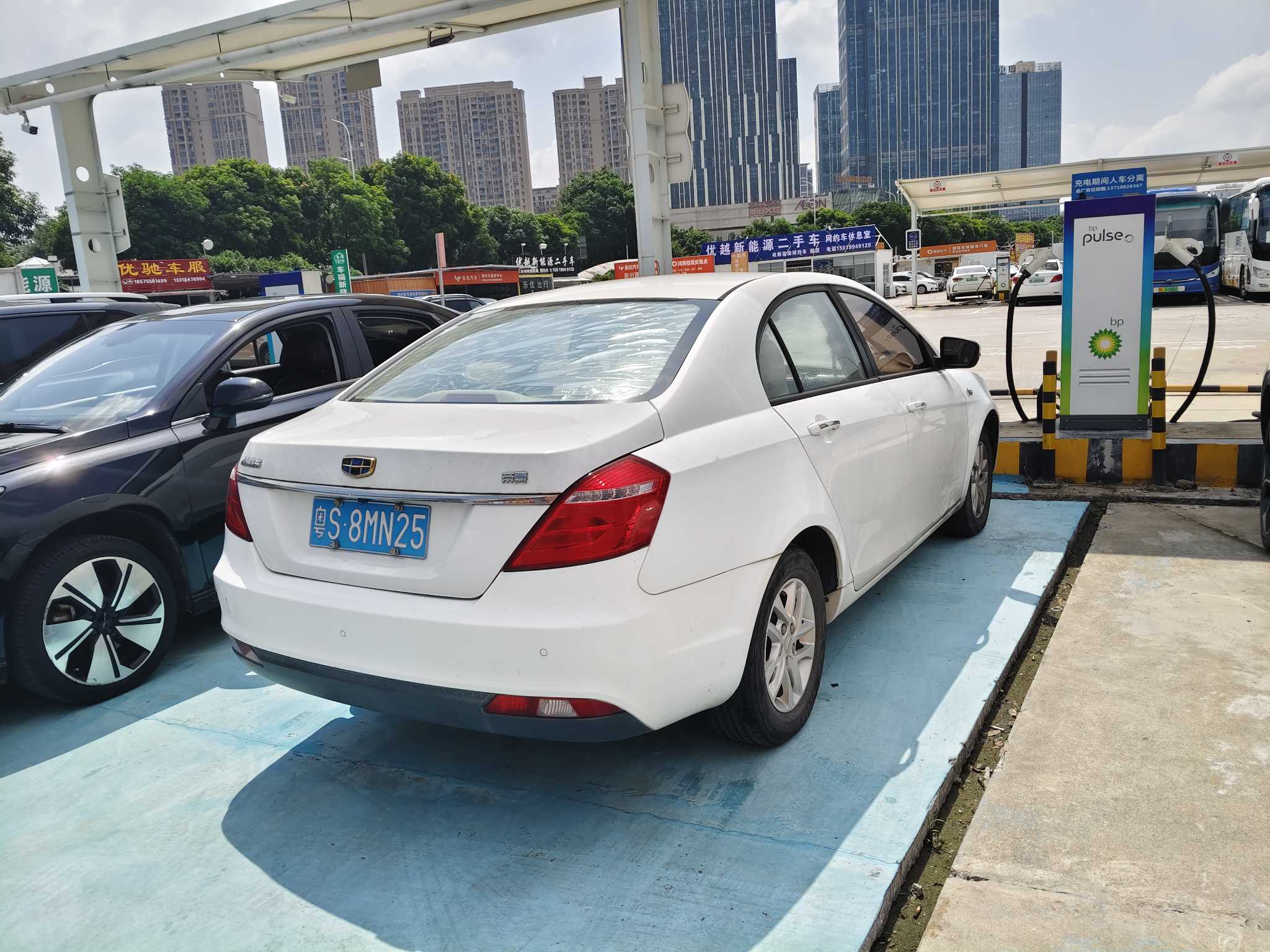 GEELY Emgrand 2017 #3 GEELY Emgrand 2017 car image #3