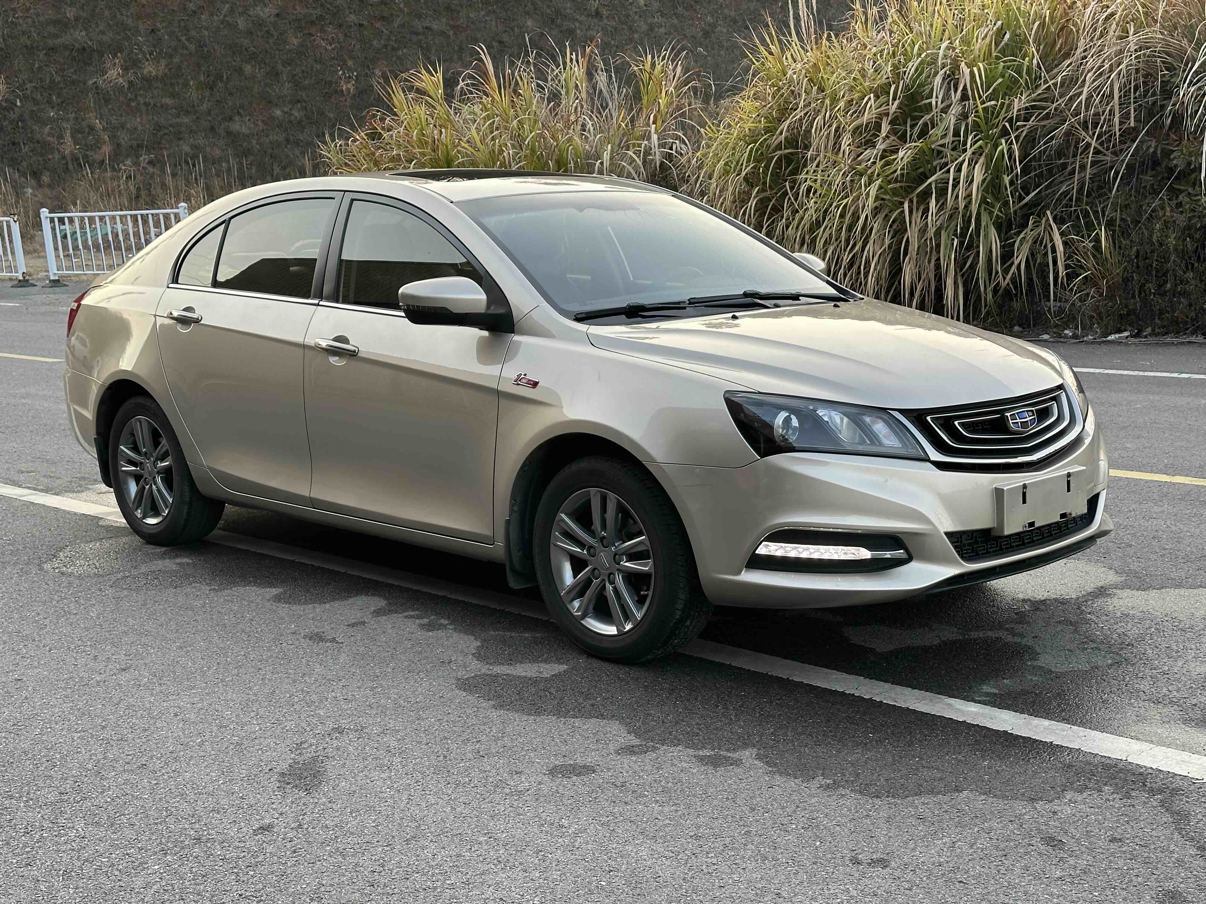 GEELY Emgrand 2017 car image #3