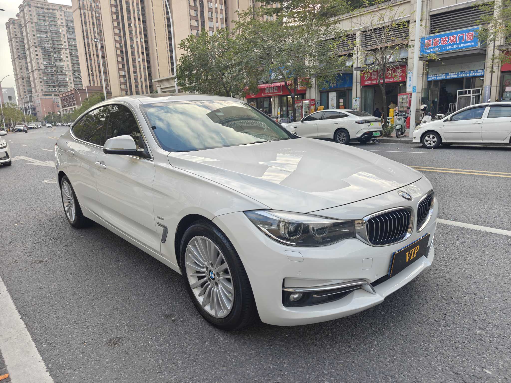 BMW 3 Series GT 2017 immagine di auto #3