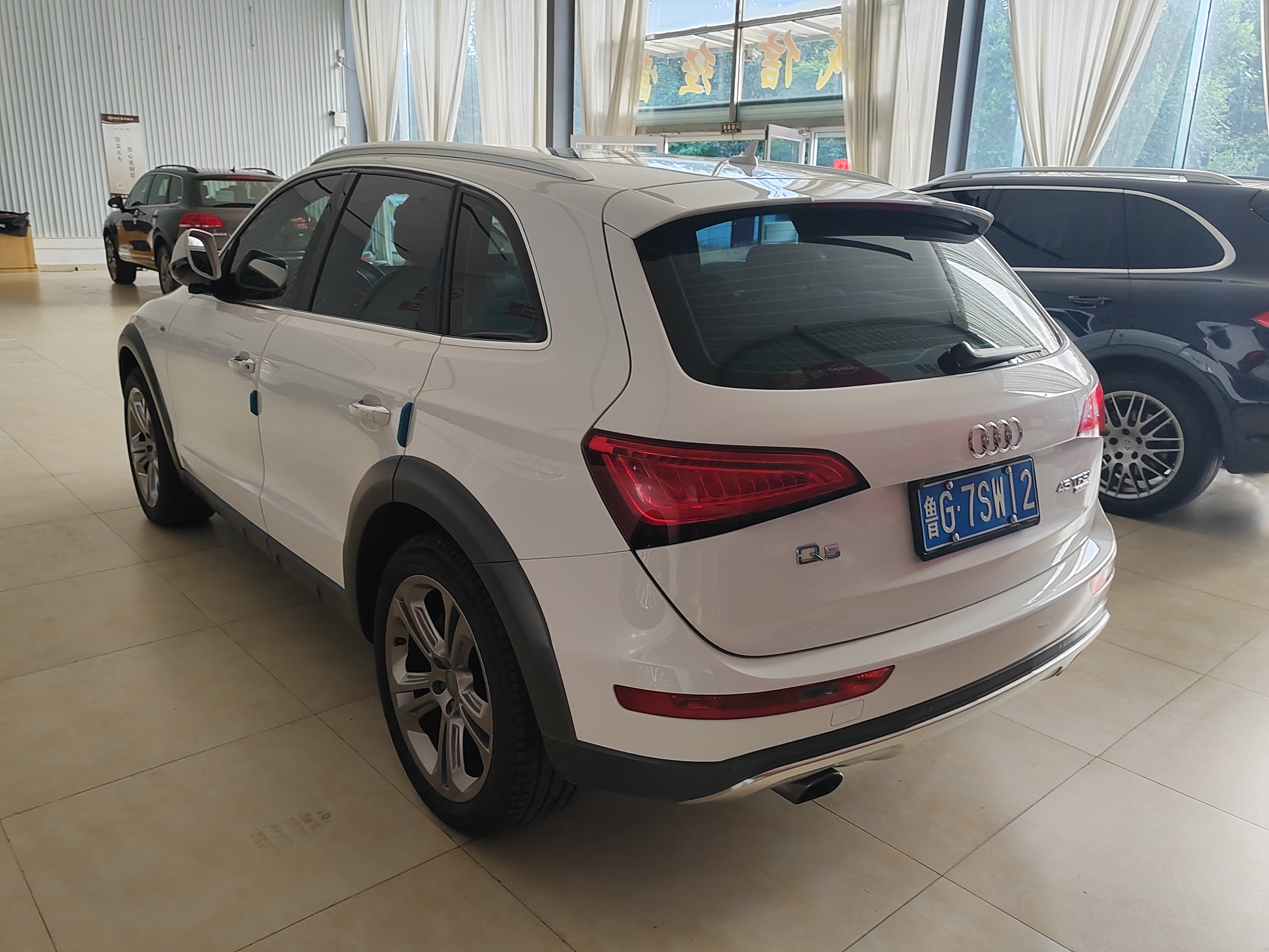 Audi SQ5 2017 изображение автомобиля #3