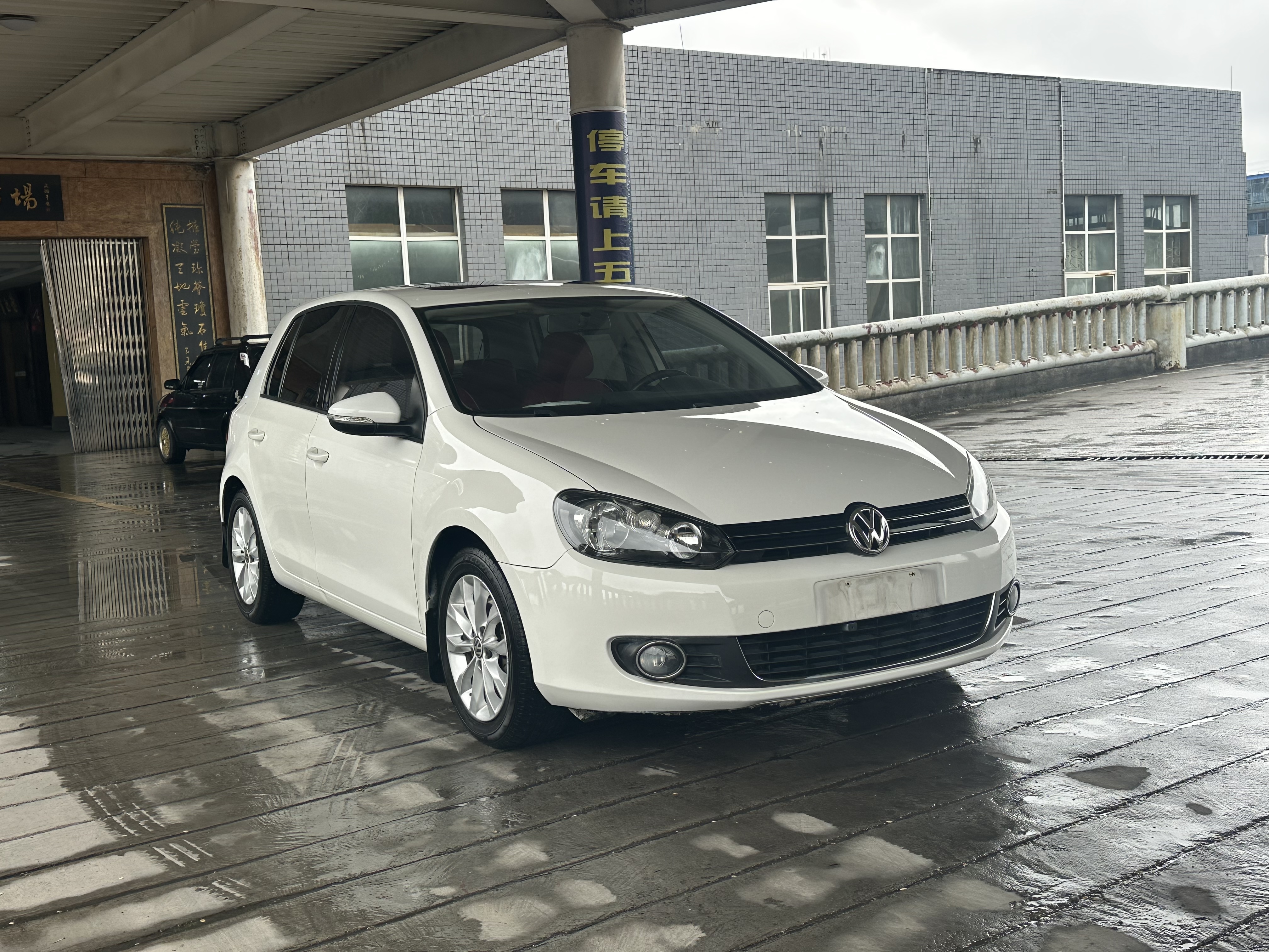 Volkswagen Golf 2013 car image #3