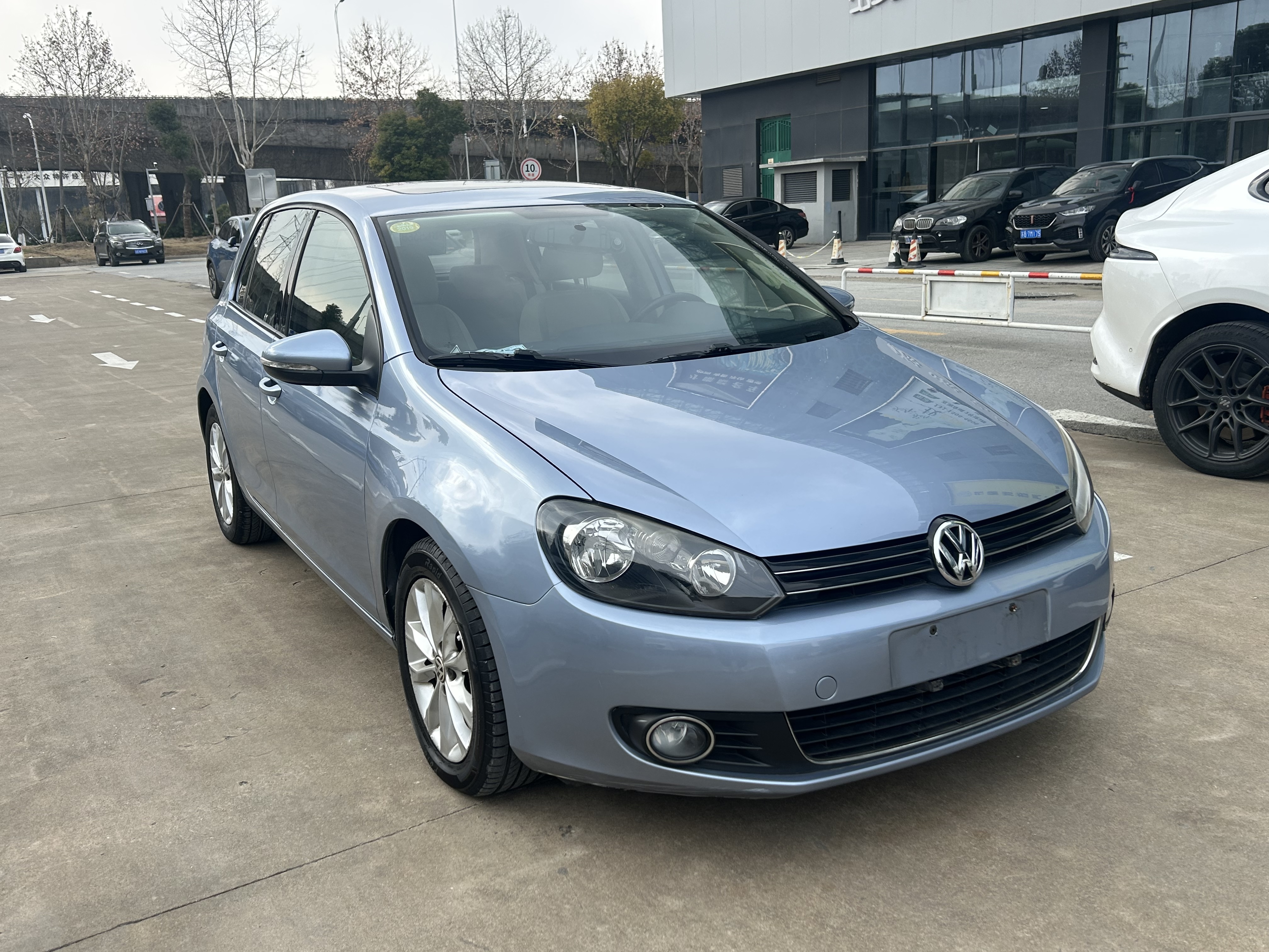 Volkswagen Golf 2012 car image #3