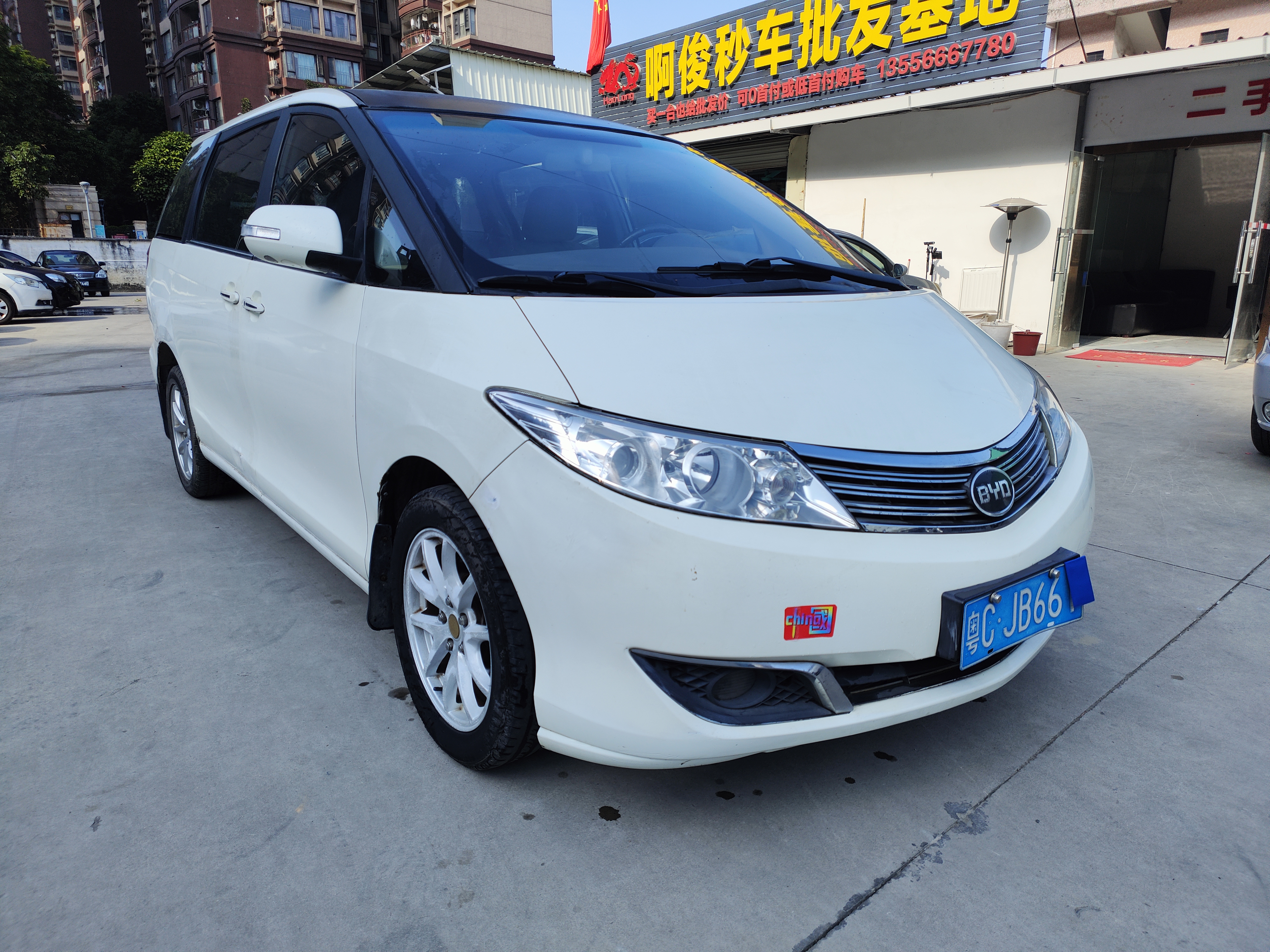 BYD M6 2013 изображение автомобиля #3
