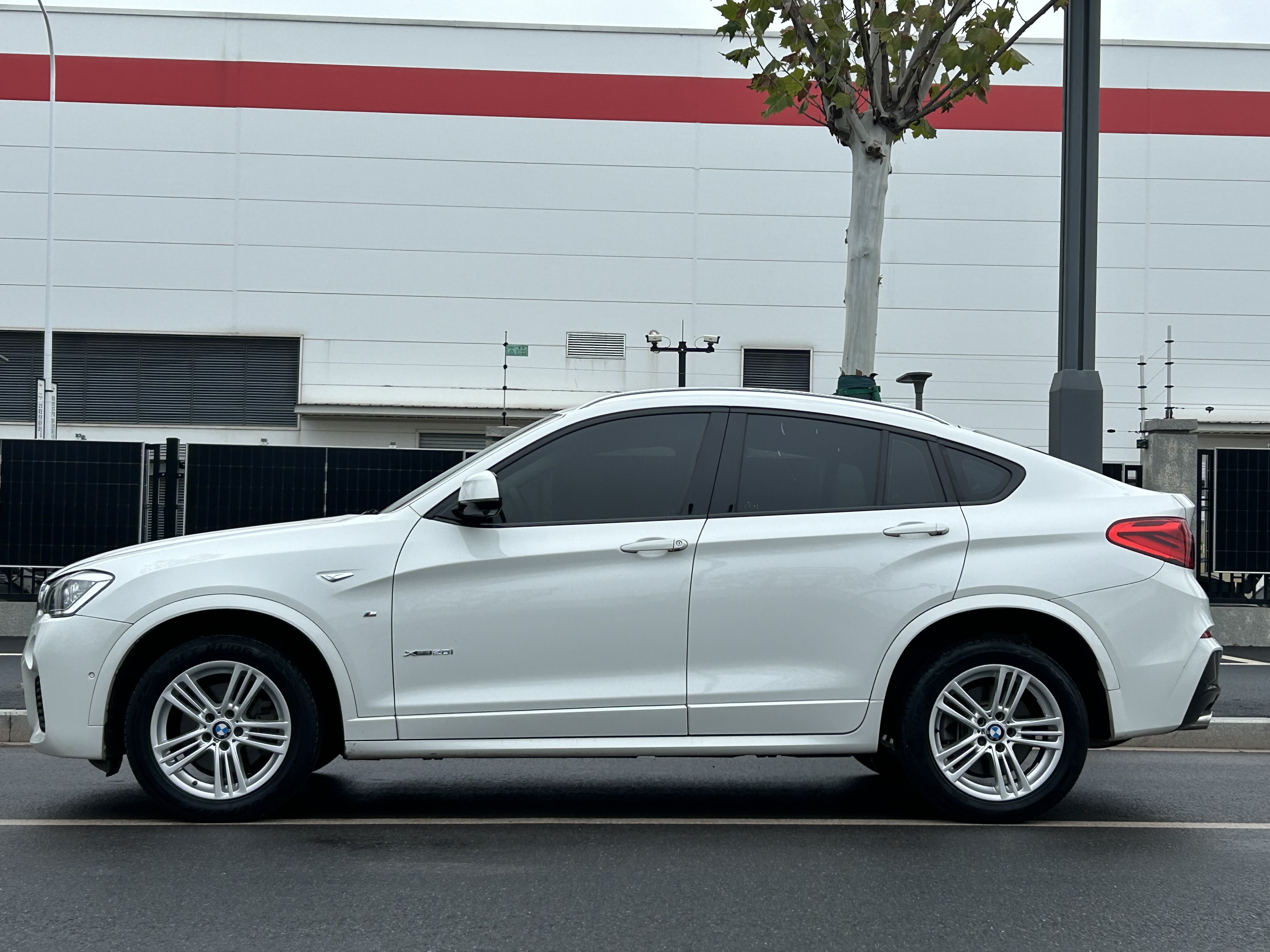 BMW X4 M40i 2018 #3 BMW X4 M40i 2018 car image #3