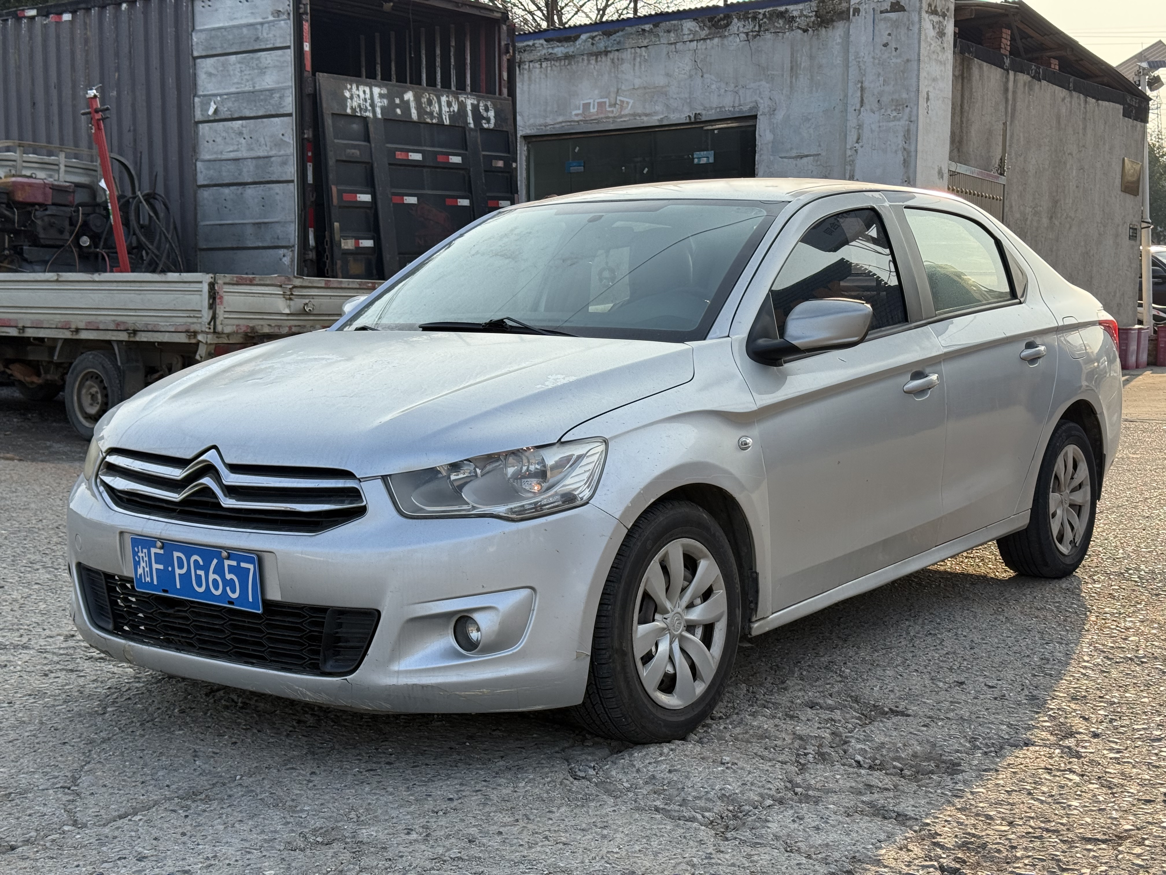 Citroen C-Elysée 2014 imagem de carro #3