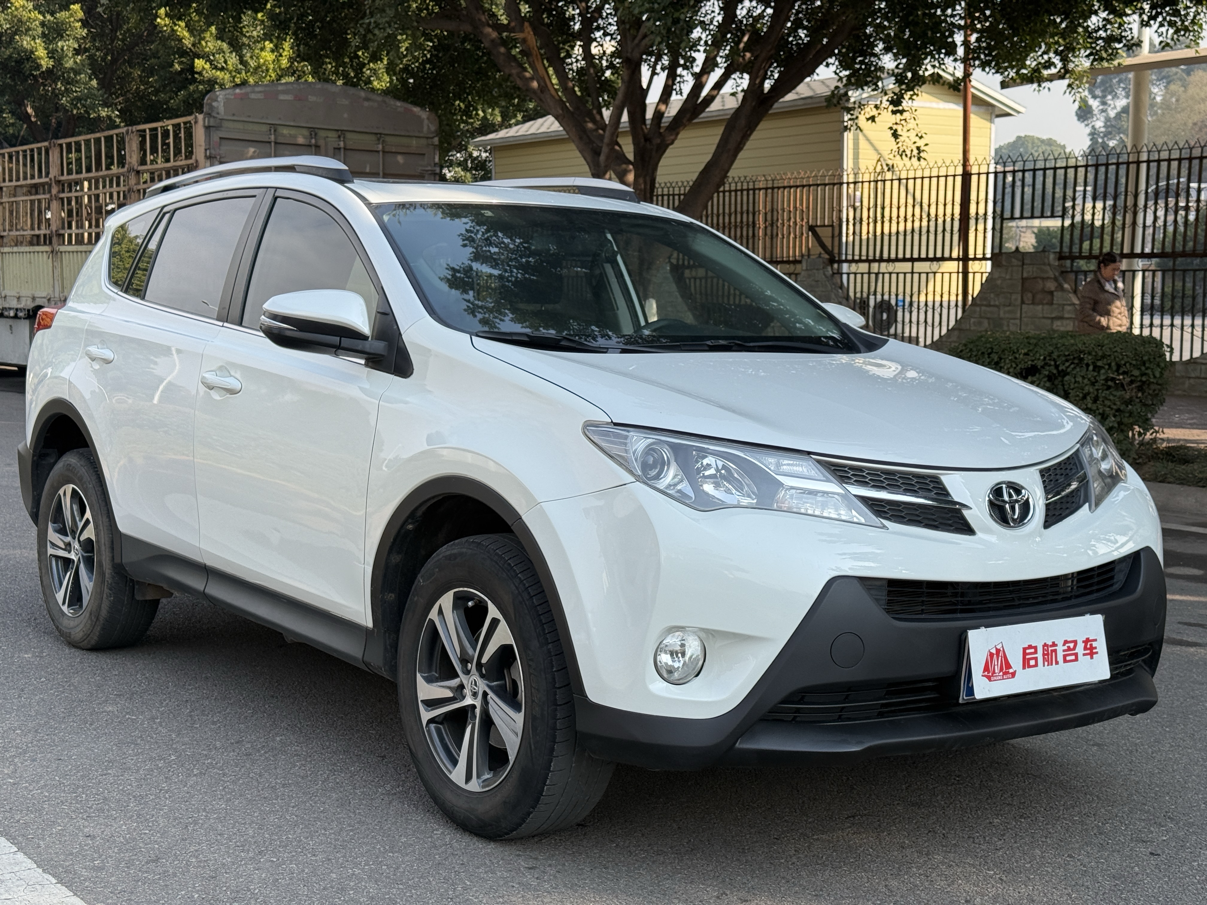 Toyota RAV4 2016 car image #3