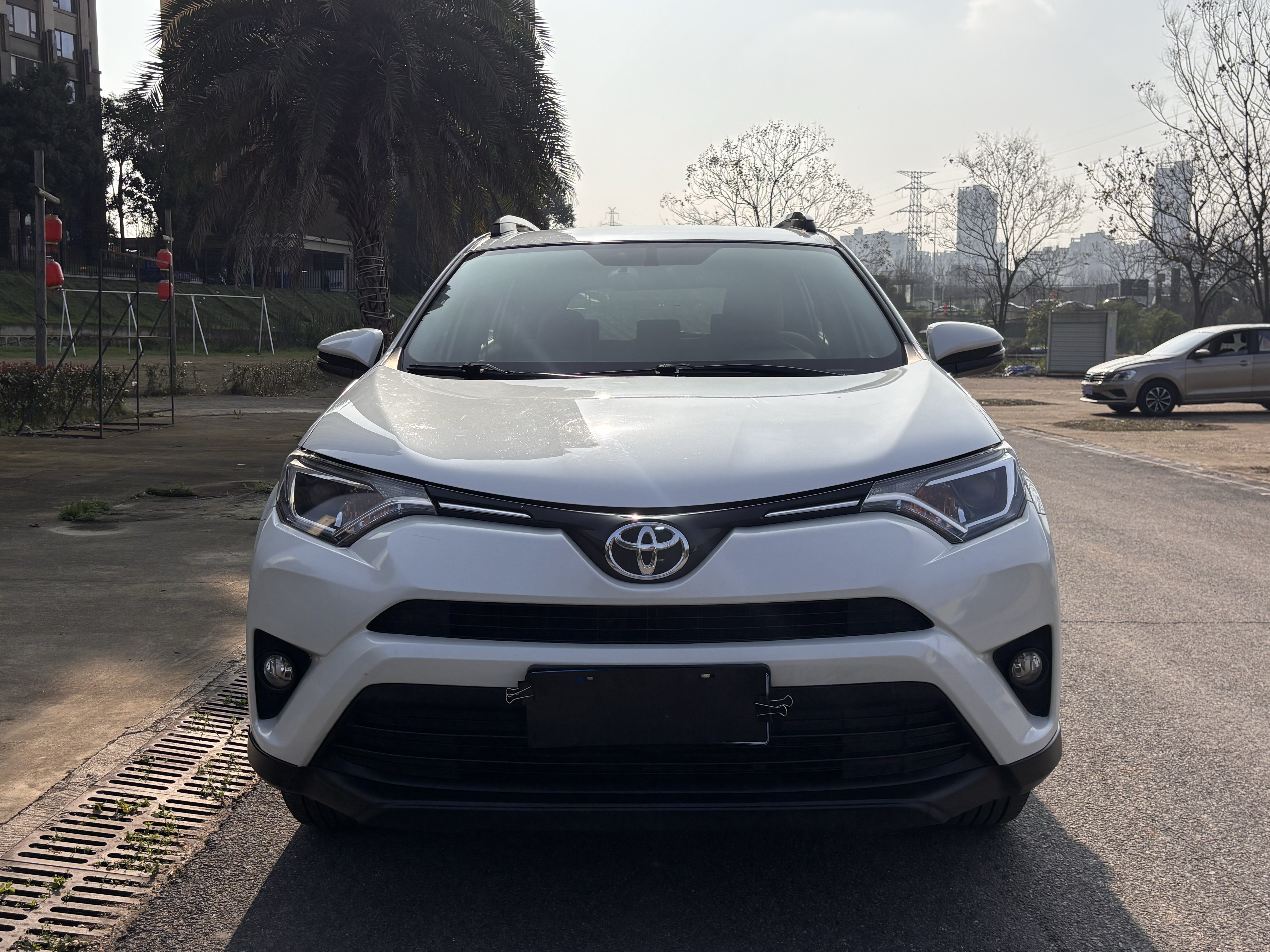Toyota RAV4 2018 car image #3