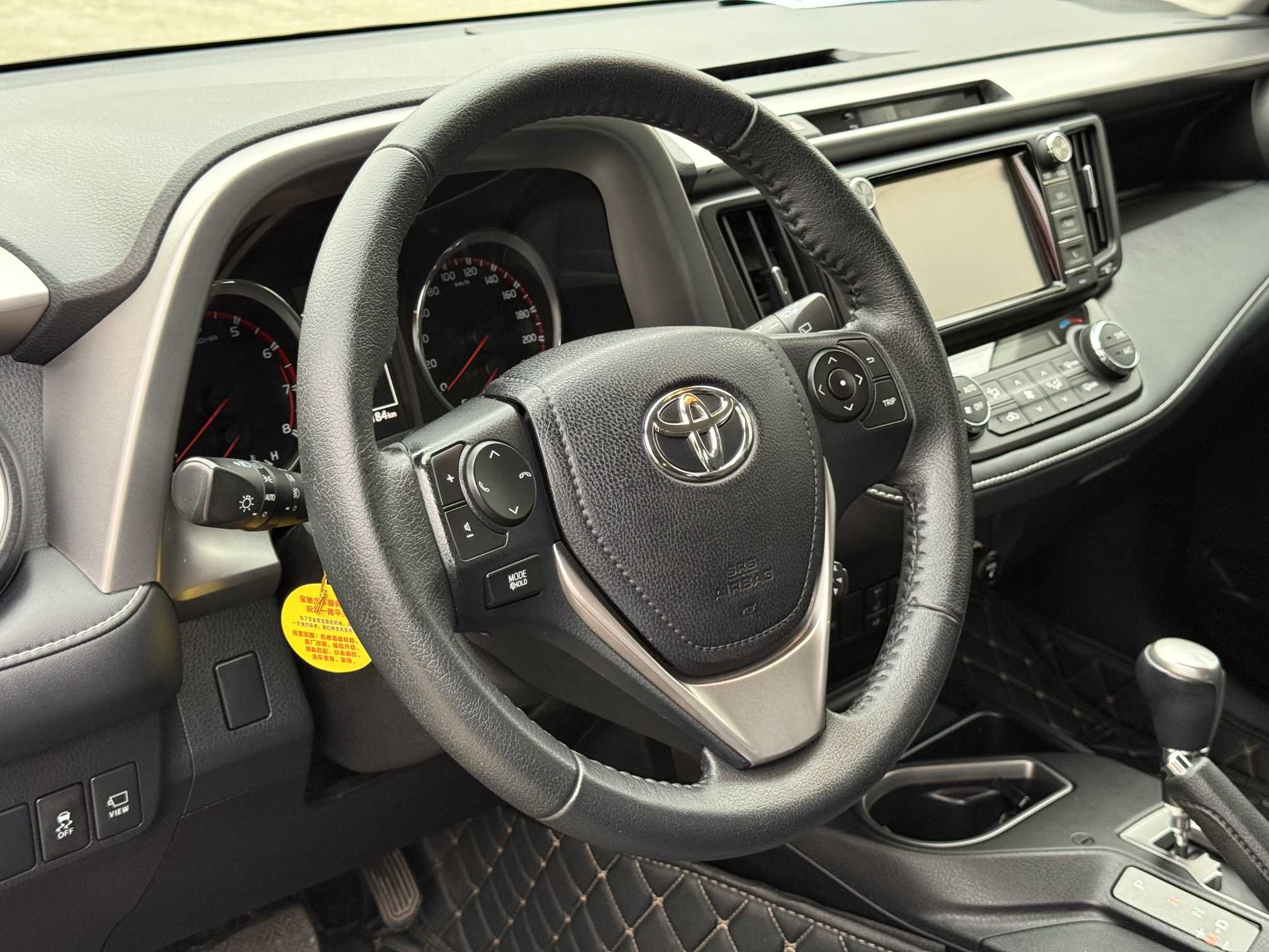Toyota RAV4 2016 car image #3