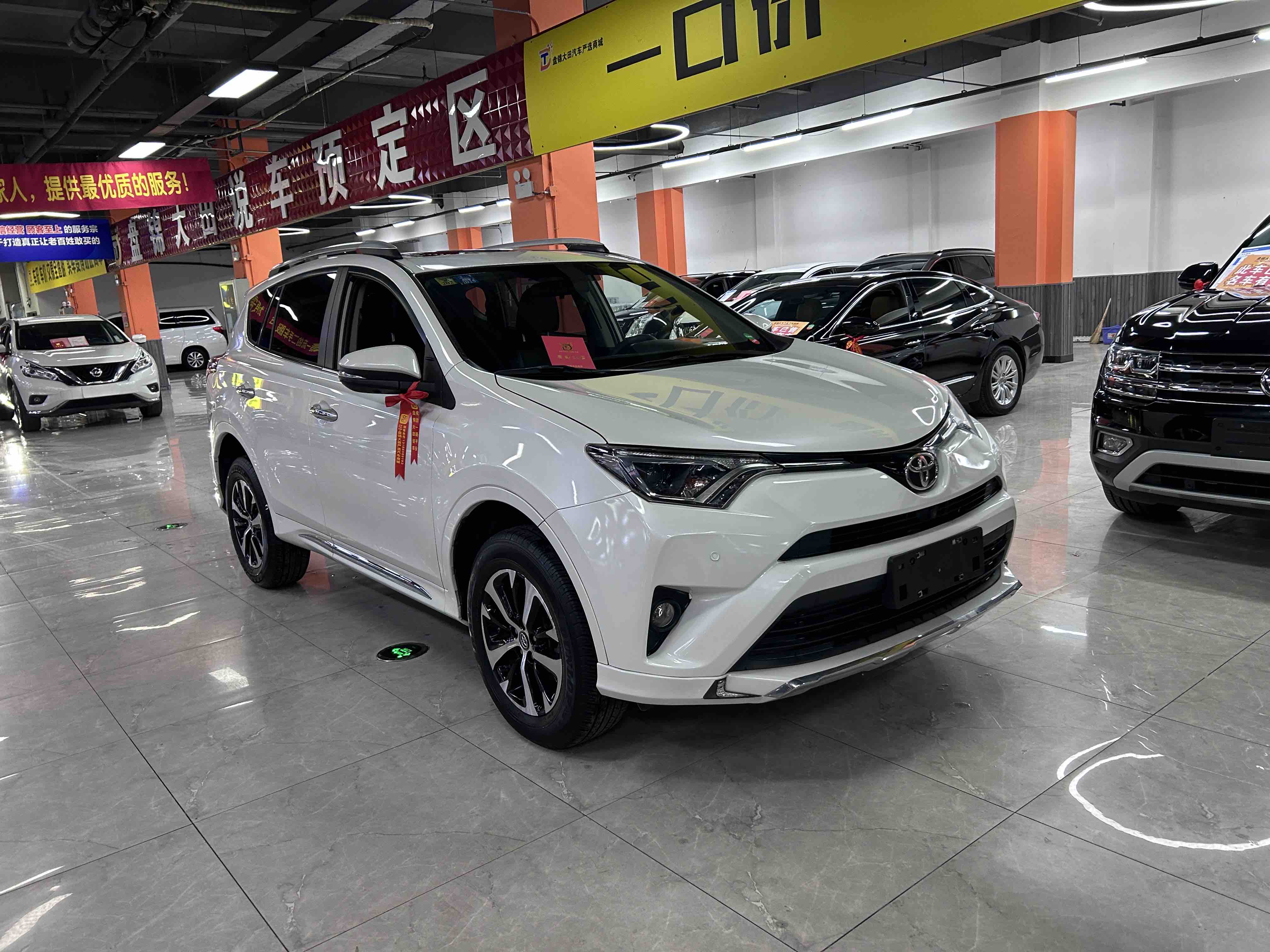 Toyota RAV4 2017 car image #3
