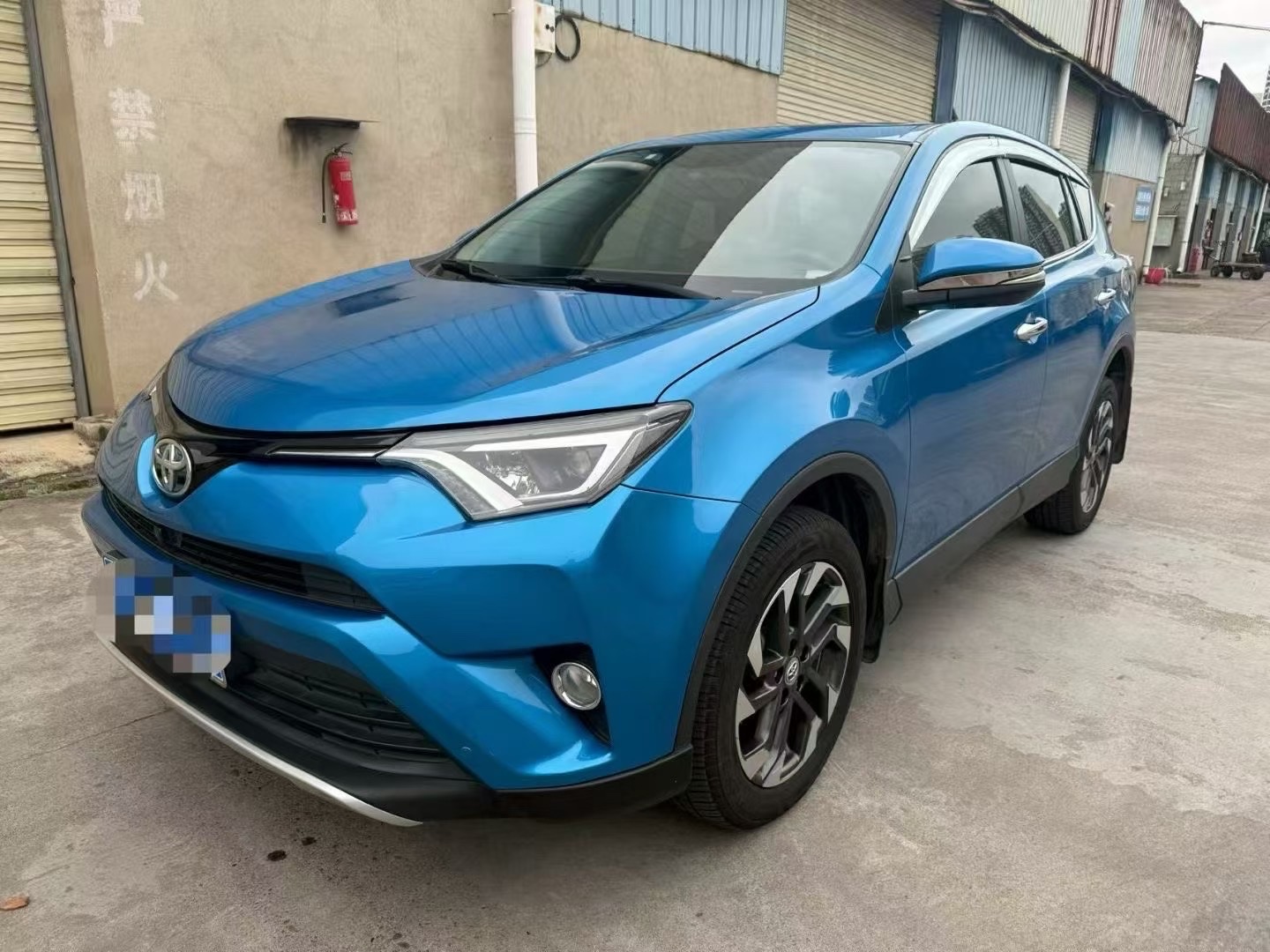 RAV4 2016 car image #3