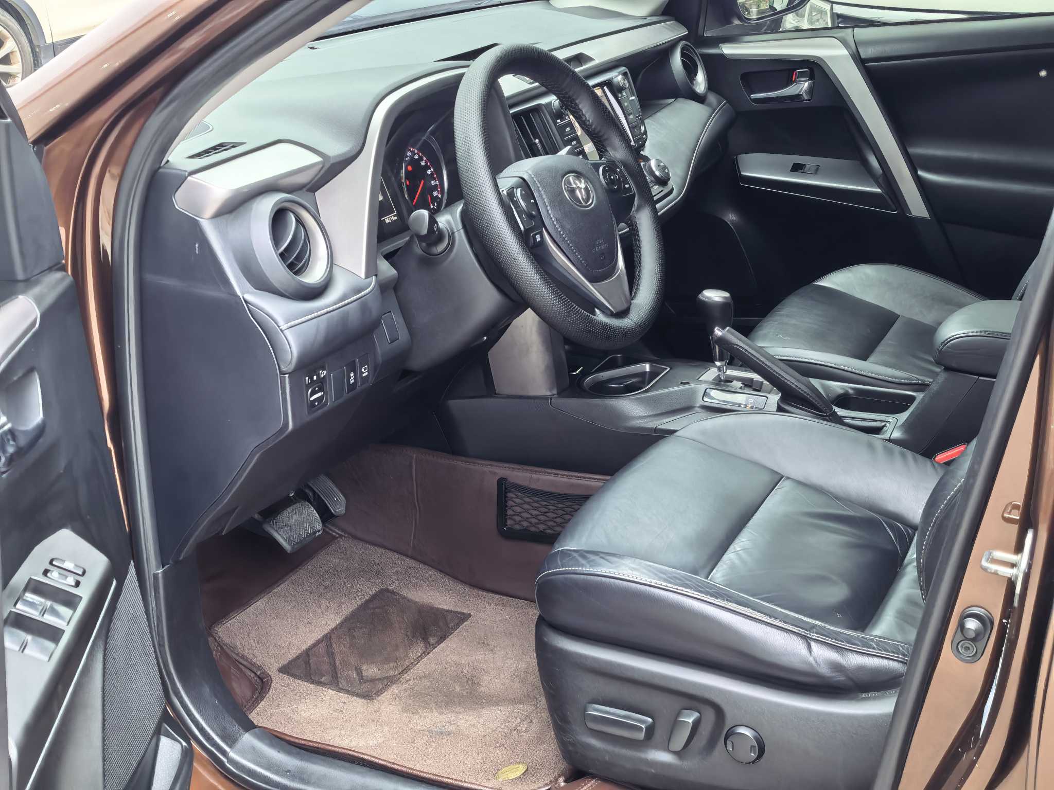 Toyota RAV4 2017 #3 Toyota RAV4 2017 car image #3