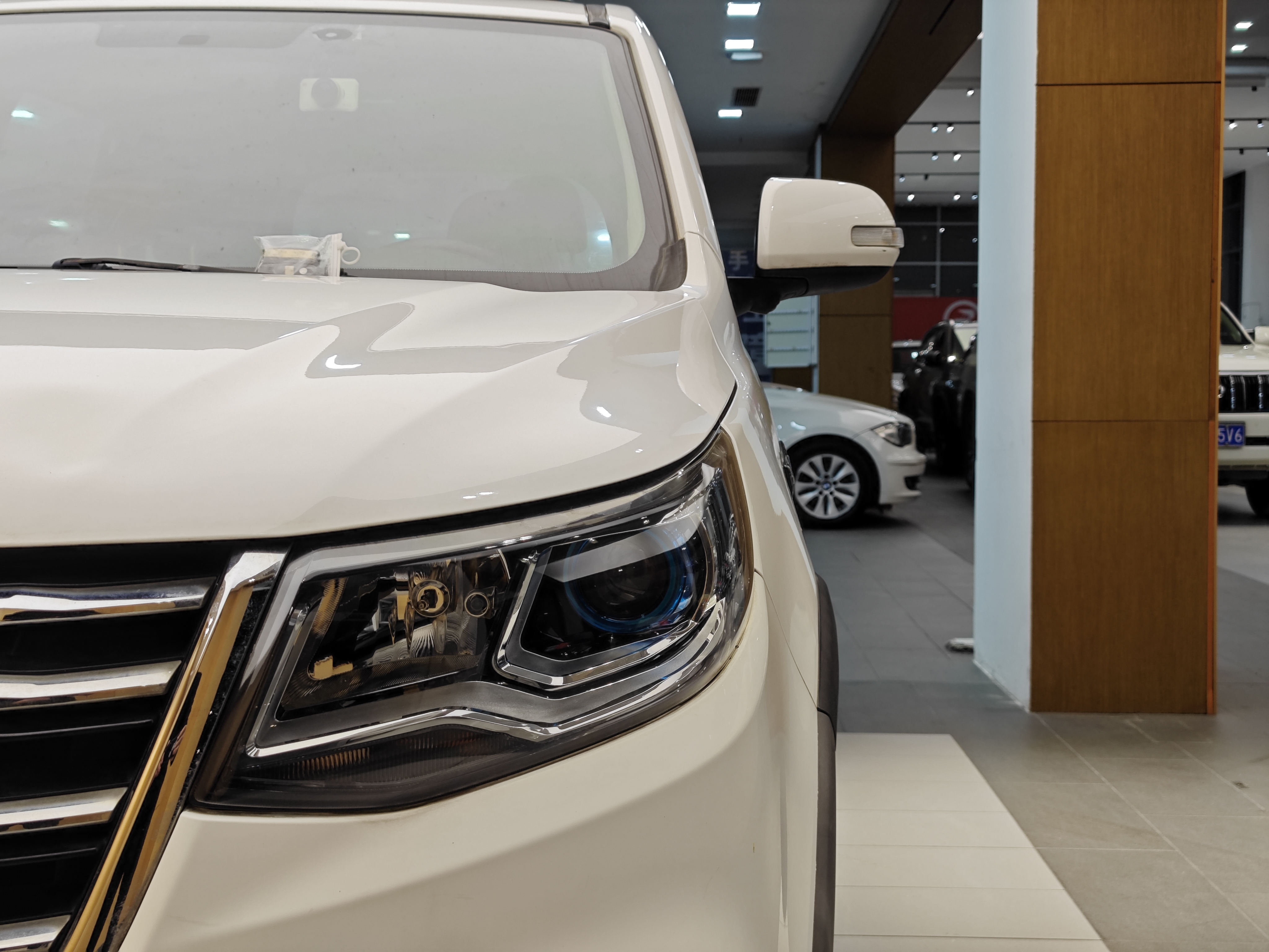 Forthing SX6 2016 car image #3