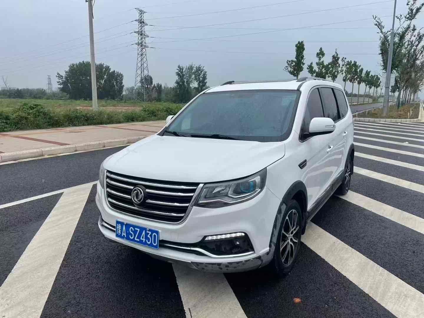 Forthing SX6 2016 #3 Forthing SX6 2016 car image #3