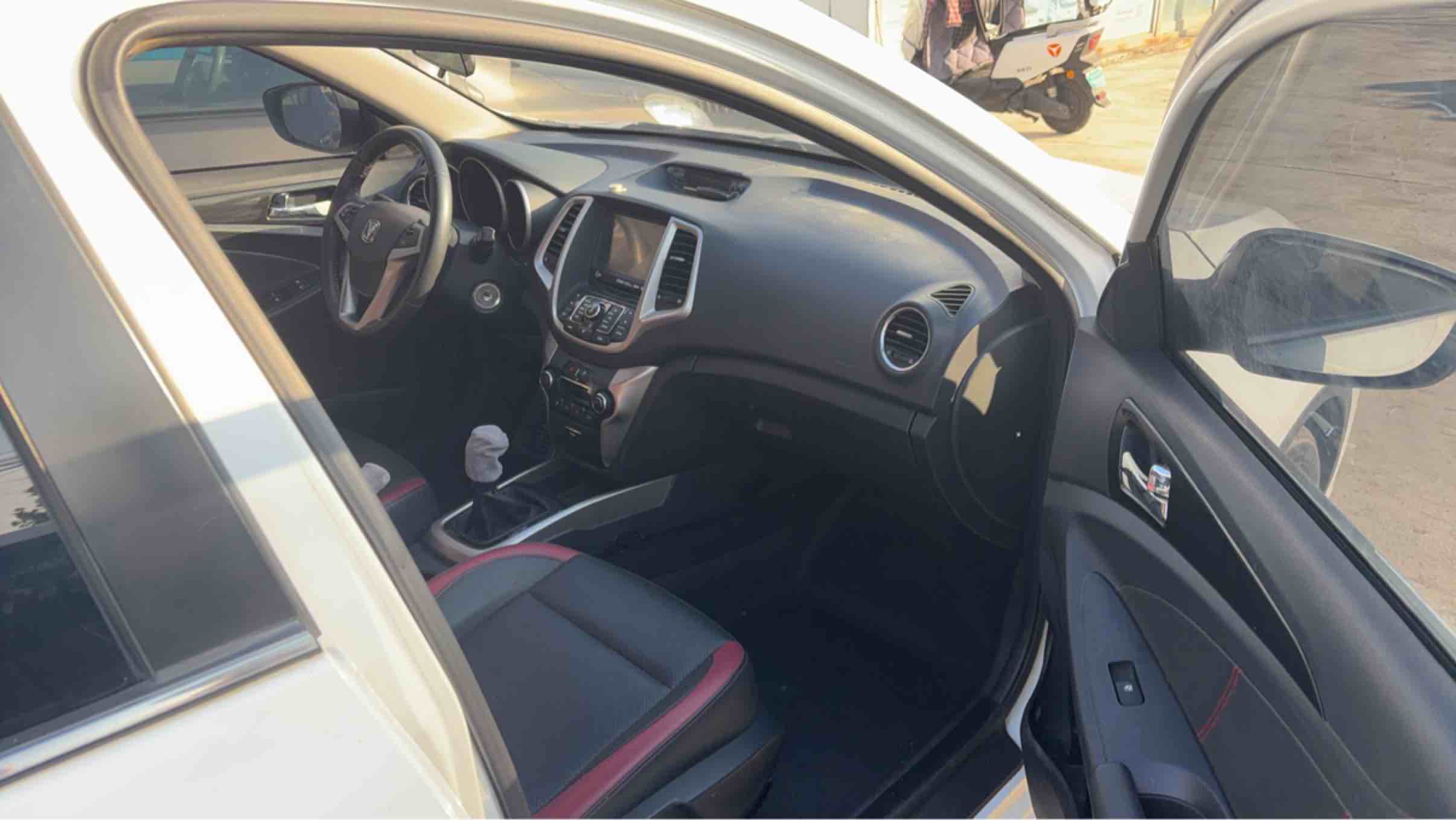 Changan Eado XT 2016 изображение автомобиля #3