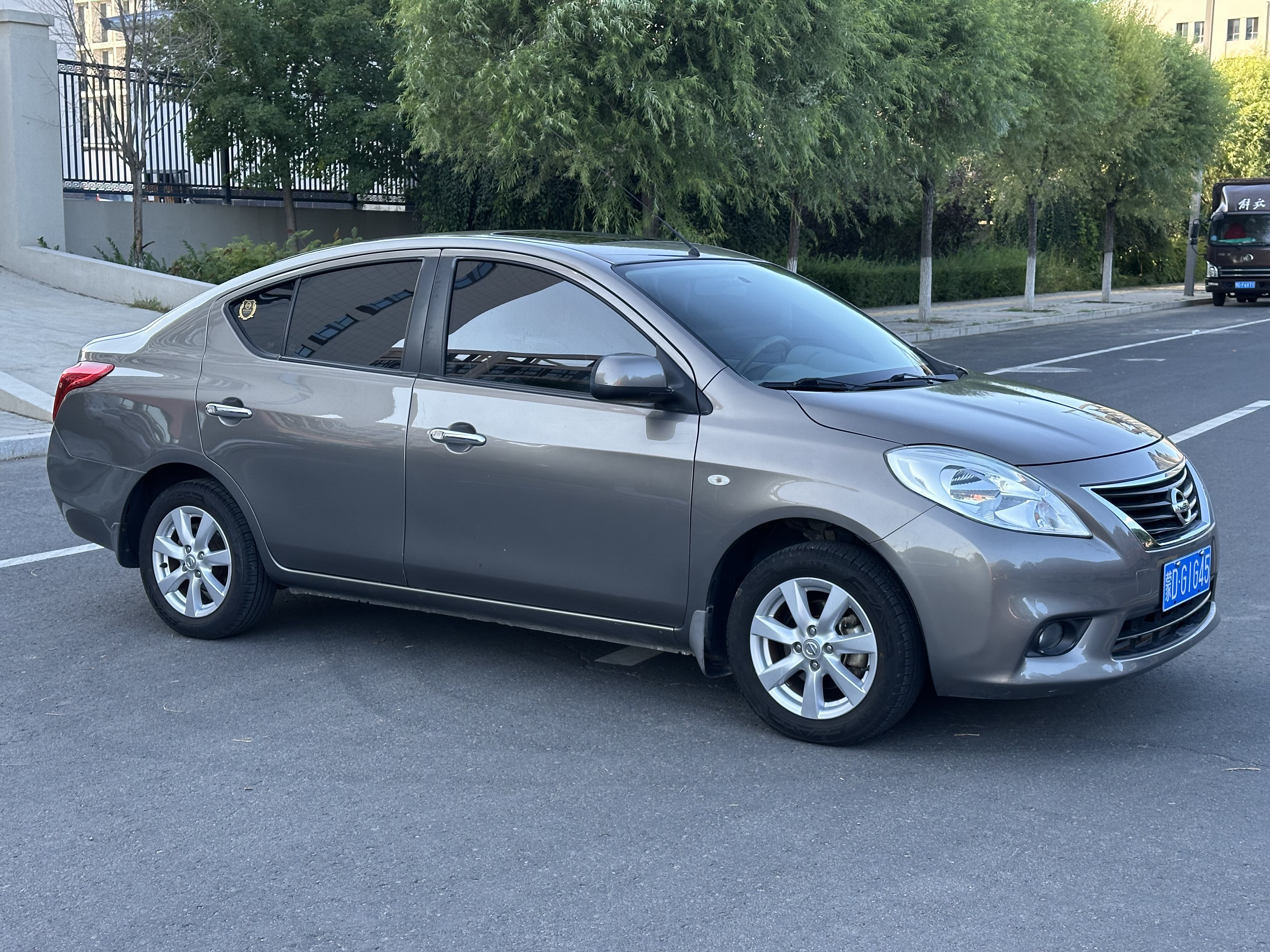 Nissan Sunny 2013 #3 Nissan Sunny 2013 car image #3