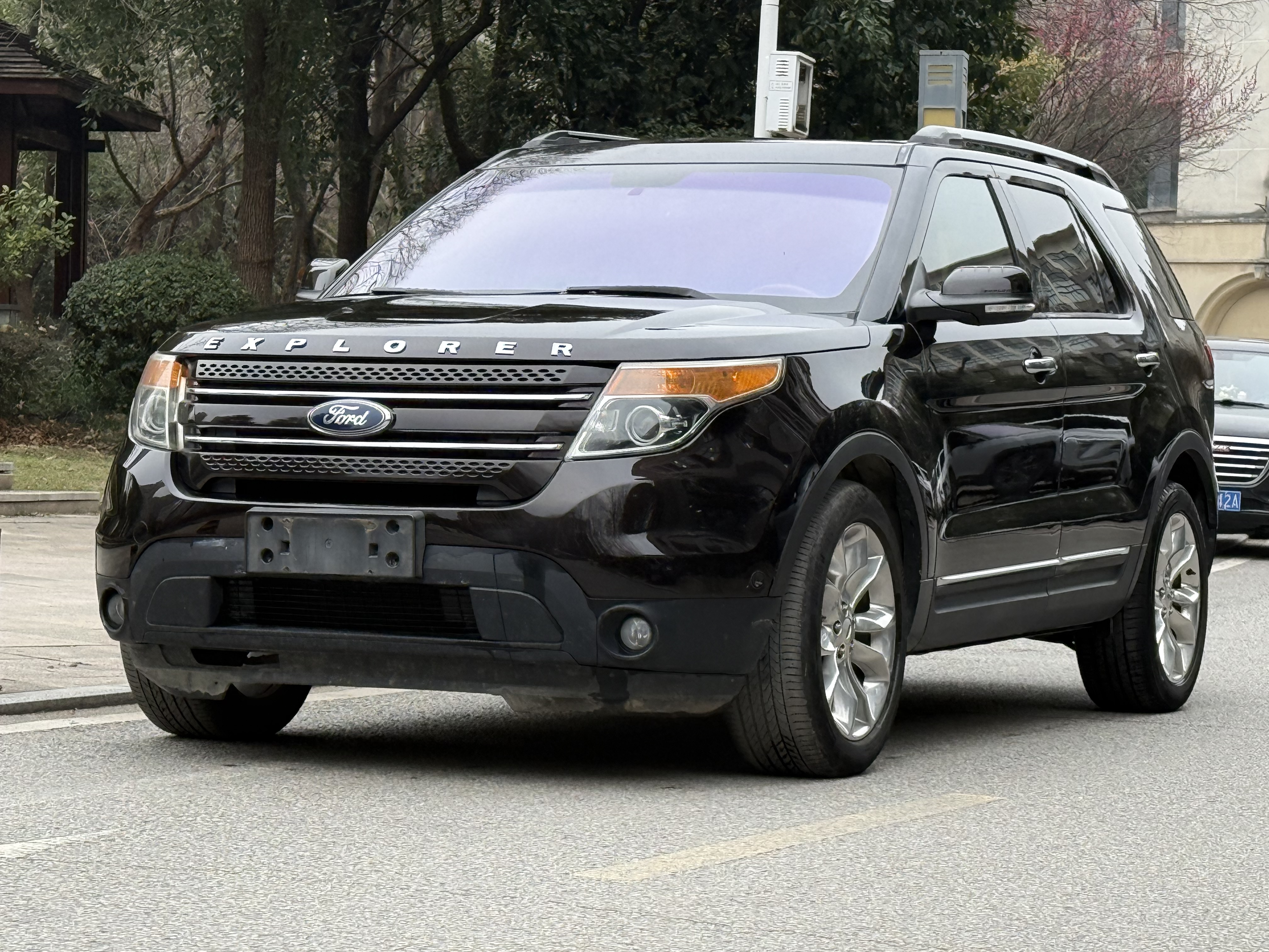 Ford Explorer (Imported) 2014 car image #3