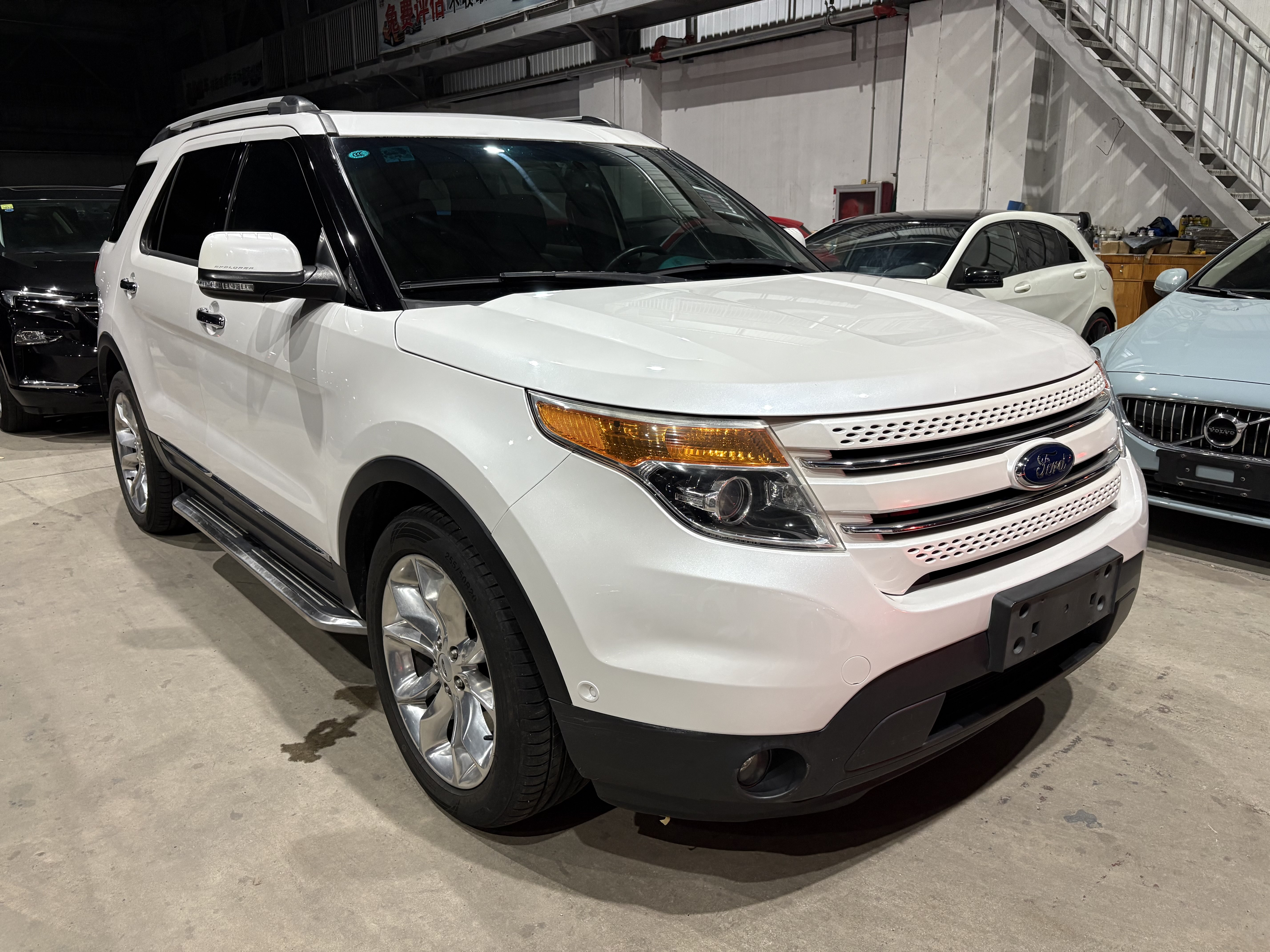 Ford Explorer (Imported) 2014 #3 Ford Explorer (Imported) 2014 car image #3