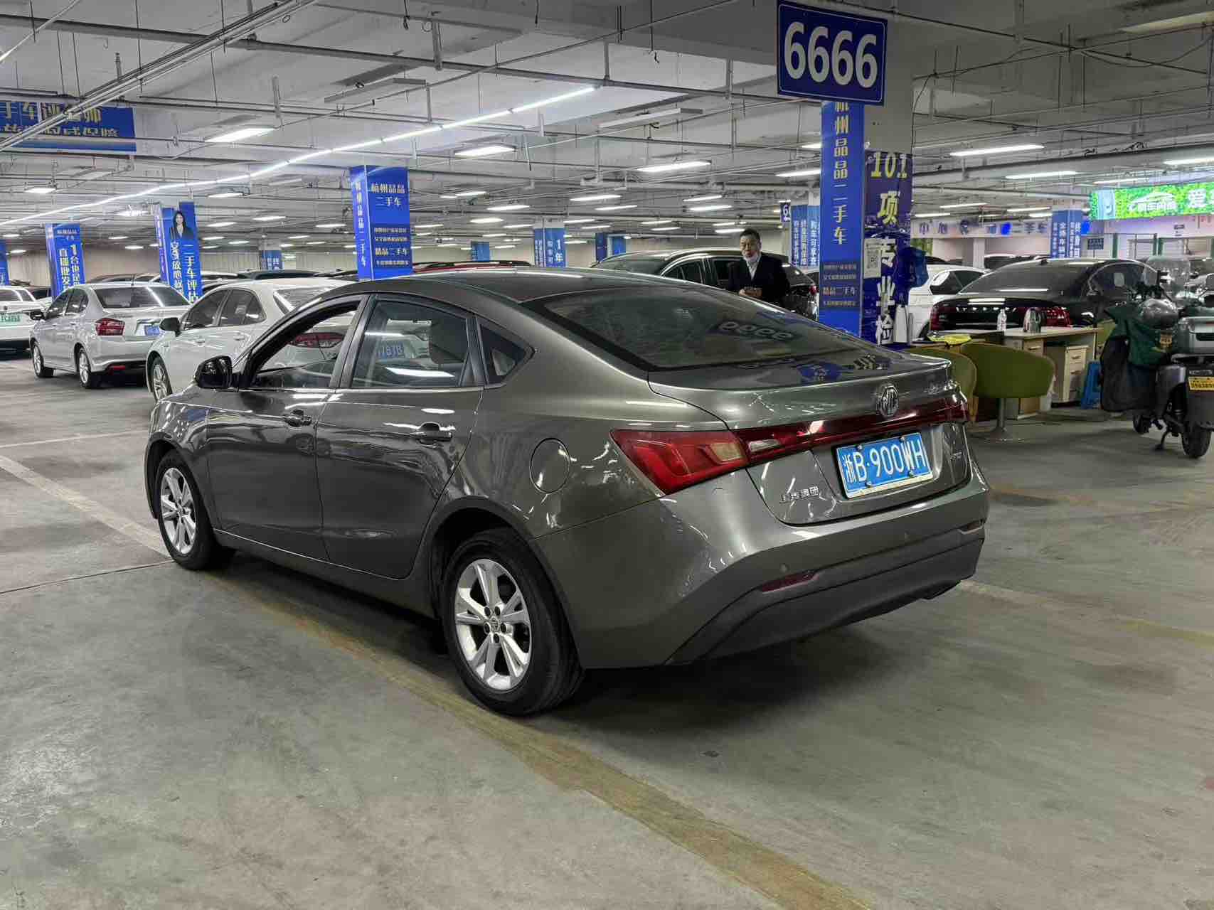 MG GT 2016 car image #3