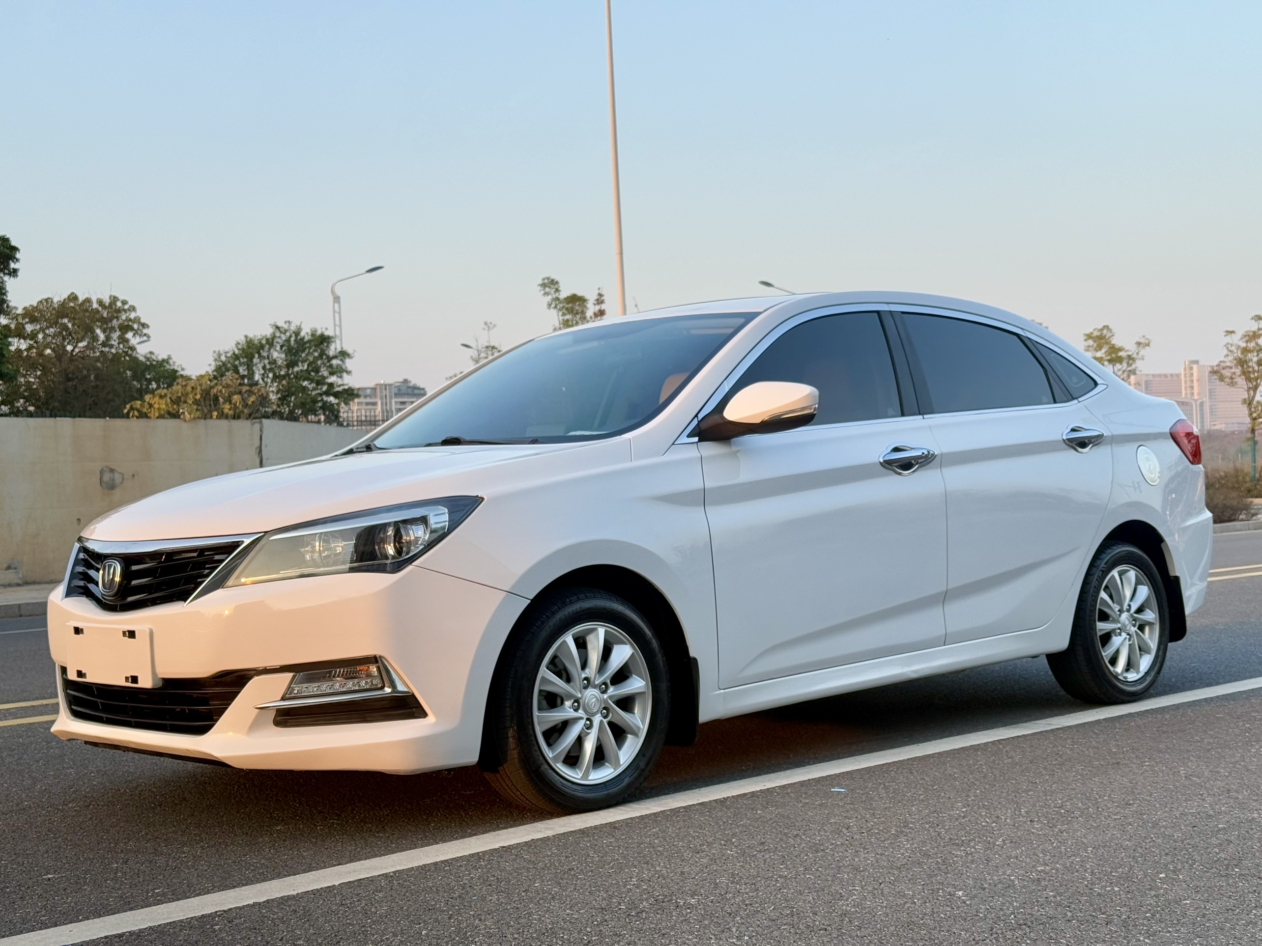 Changan Alsvin V7 2016 car image #3