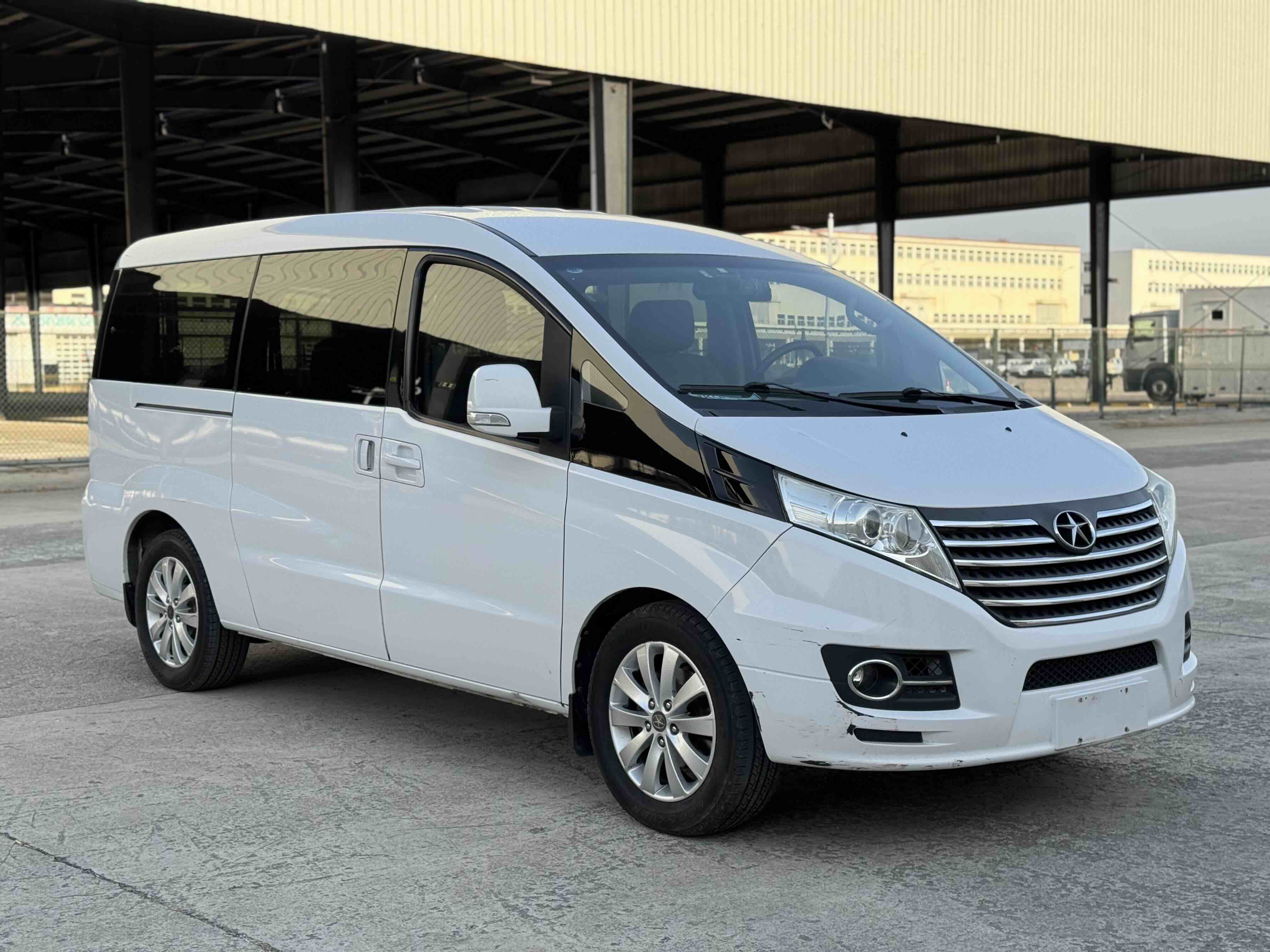 JAC 2015 #3 JAC 2015 car image #3