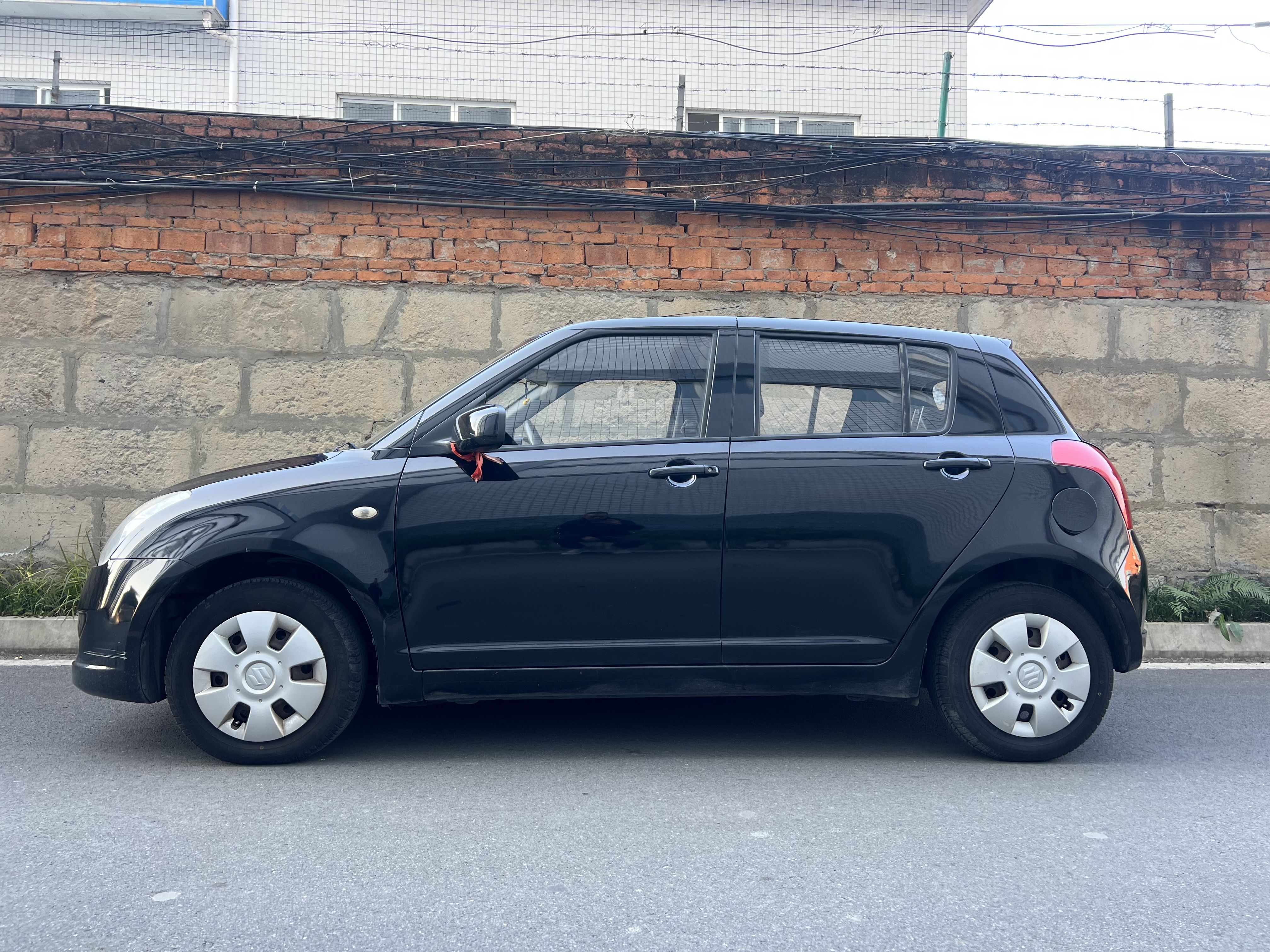 Suzuki 2010 car image #3