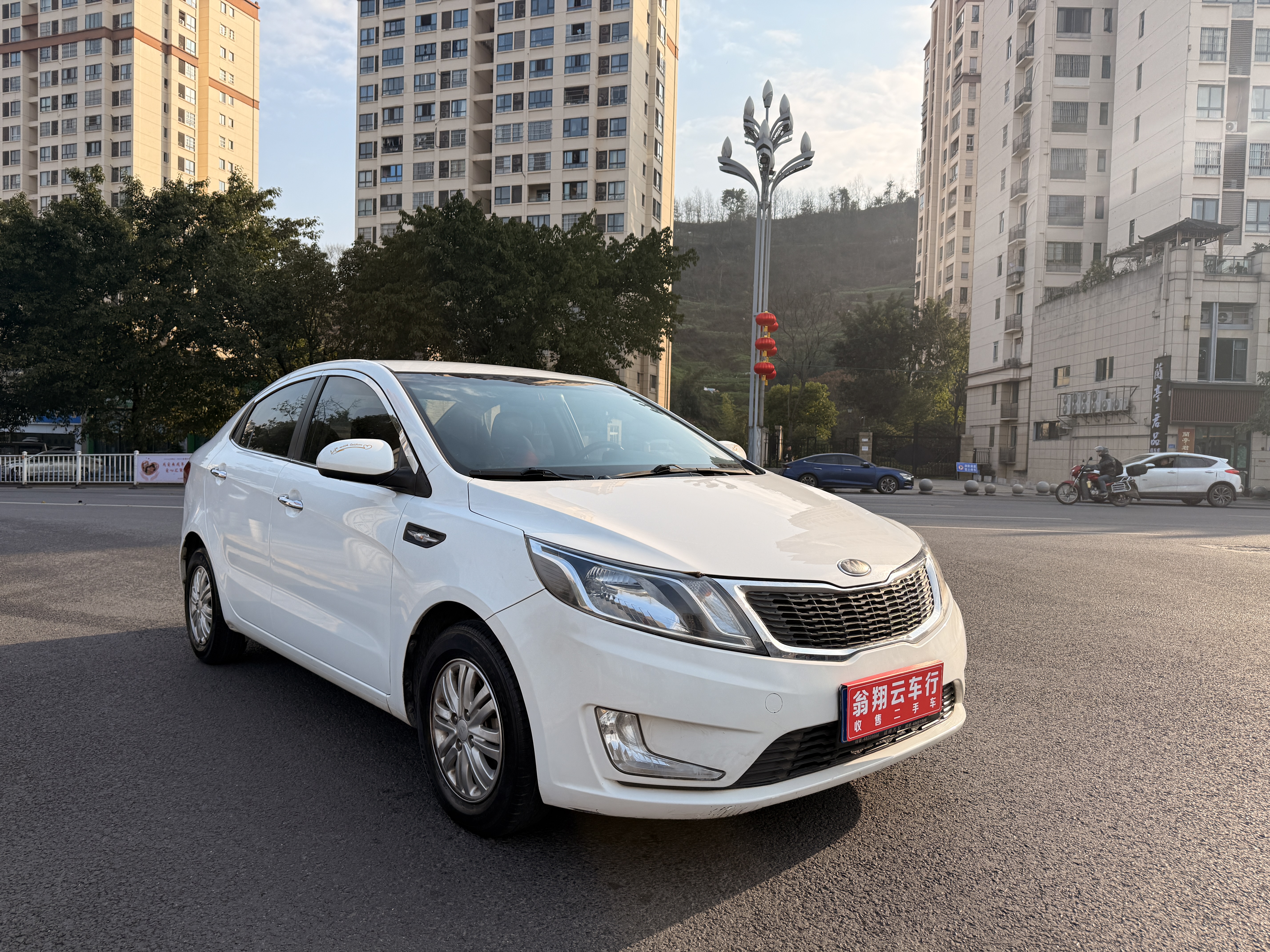 起亚 起亚K2 2013 汽车图片 #3