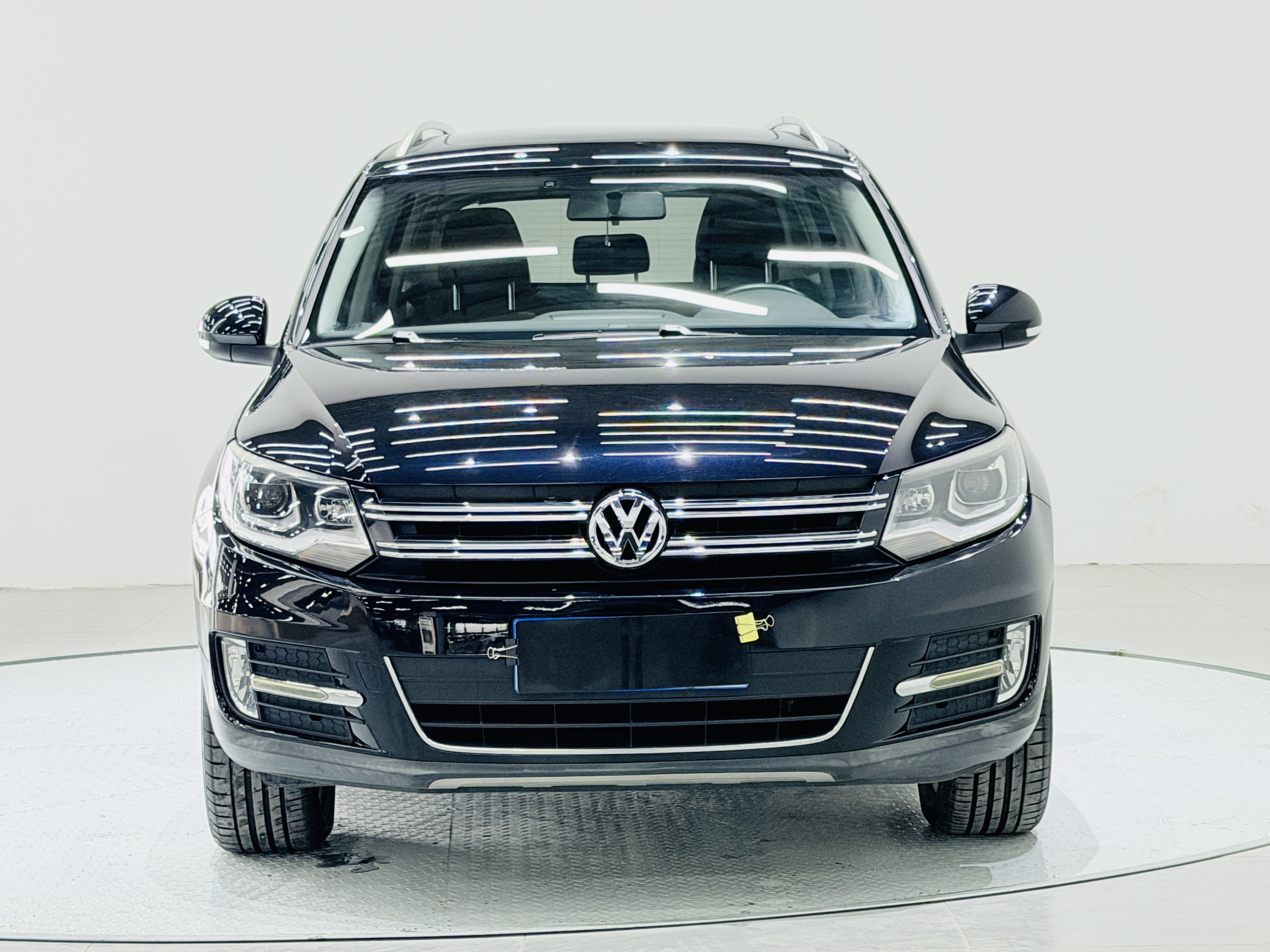 Volkswagen Tiguan 2014 car image #3