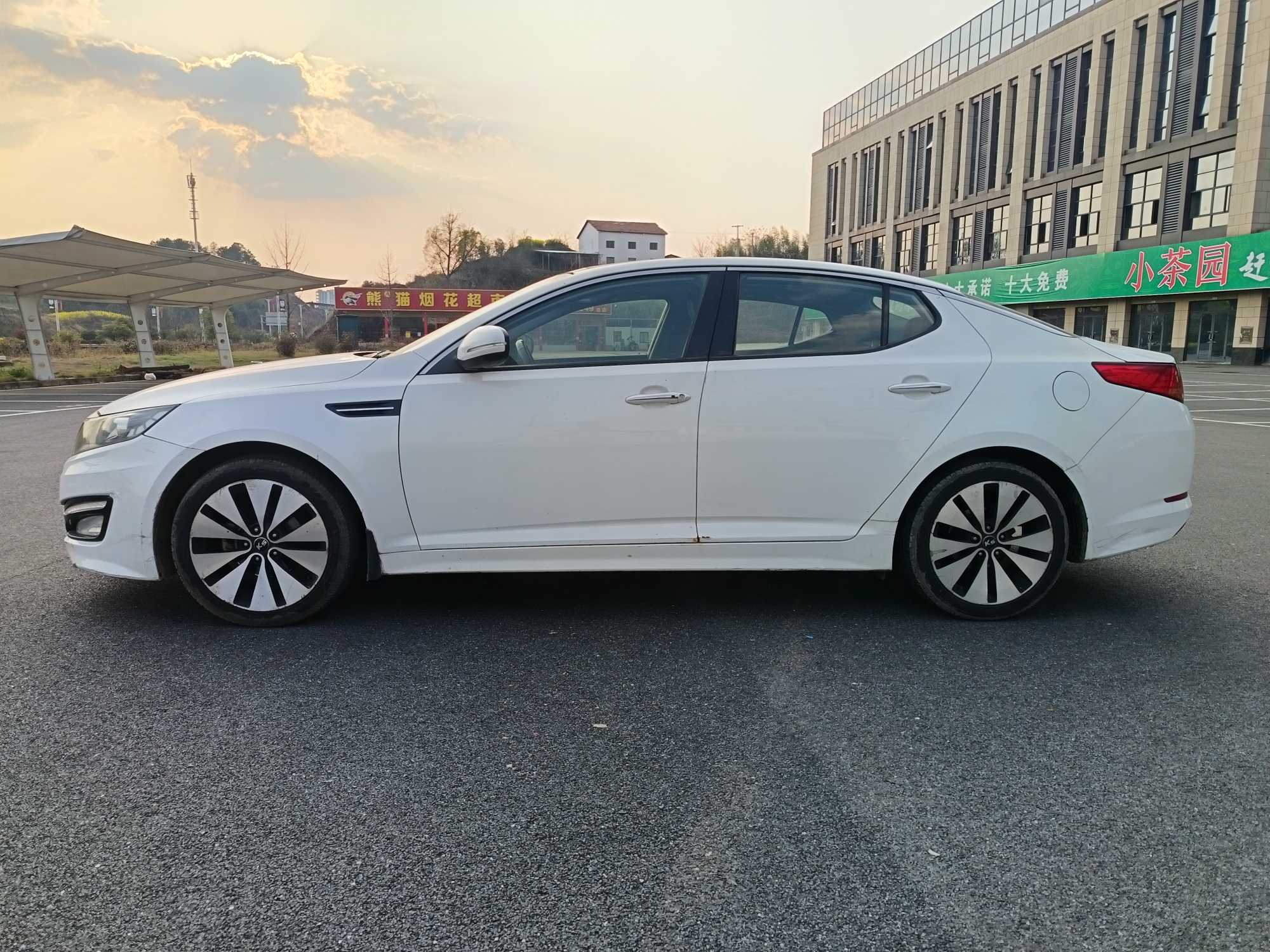 起亚 起亚K5 2012 汽车图片 #3