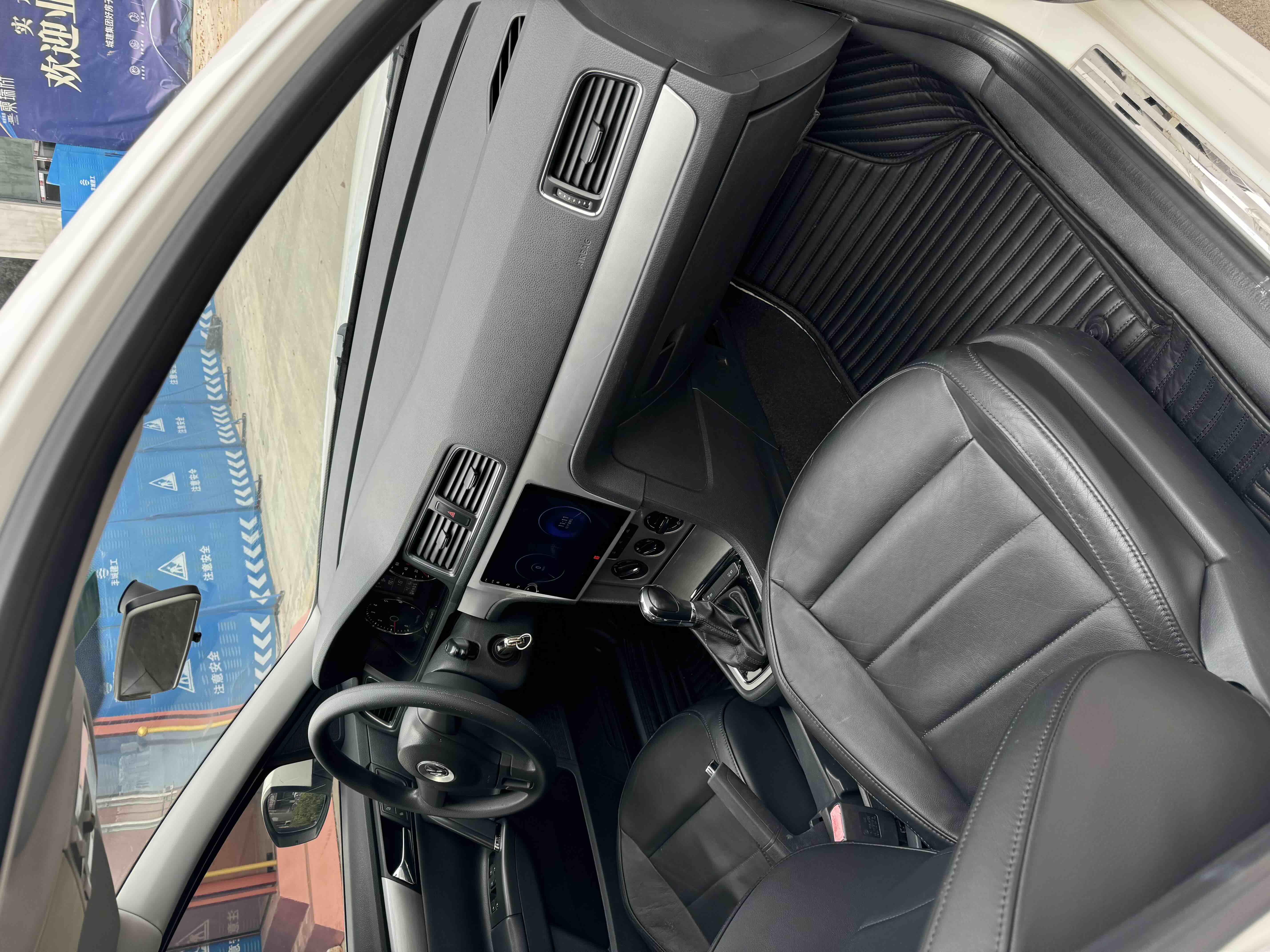Volkswagen Lavida 2012 car image #3