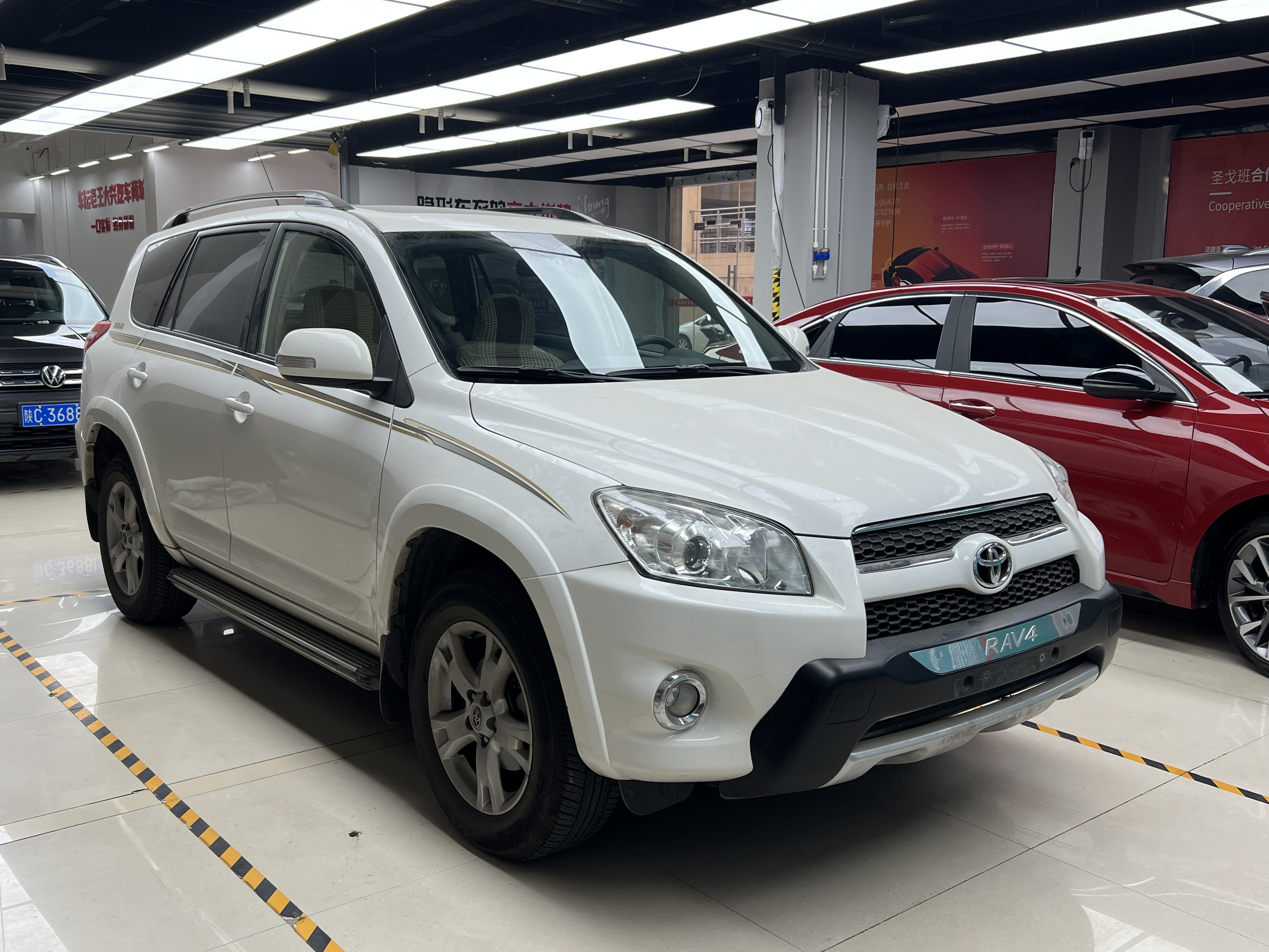 Toyota RAV4 2013 car image #3