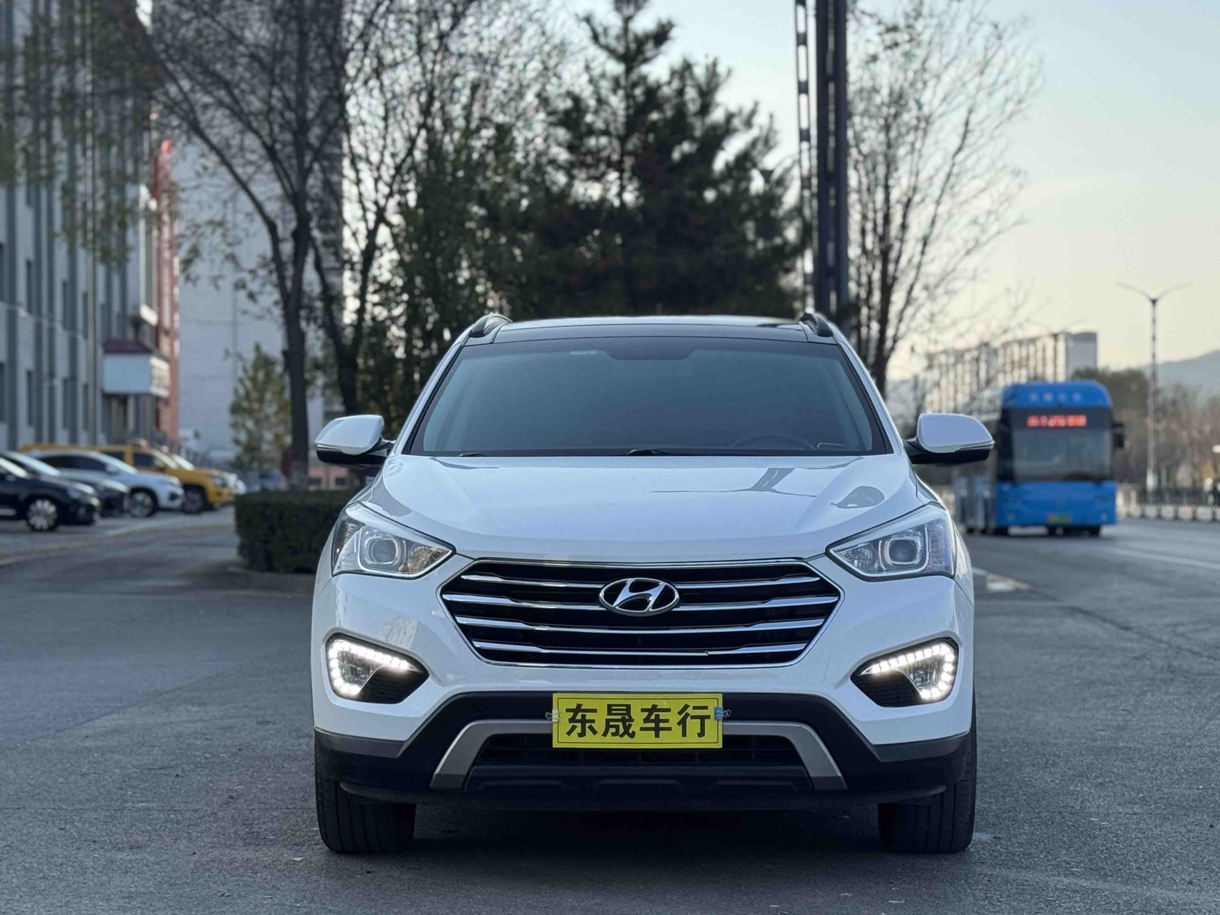 Hyundai Grand Santa Fe 2016 car image #3