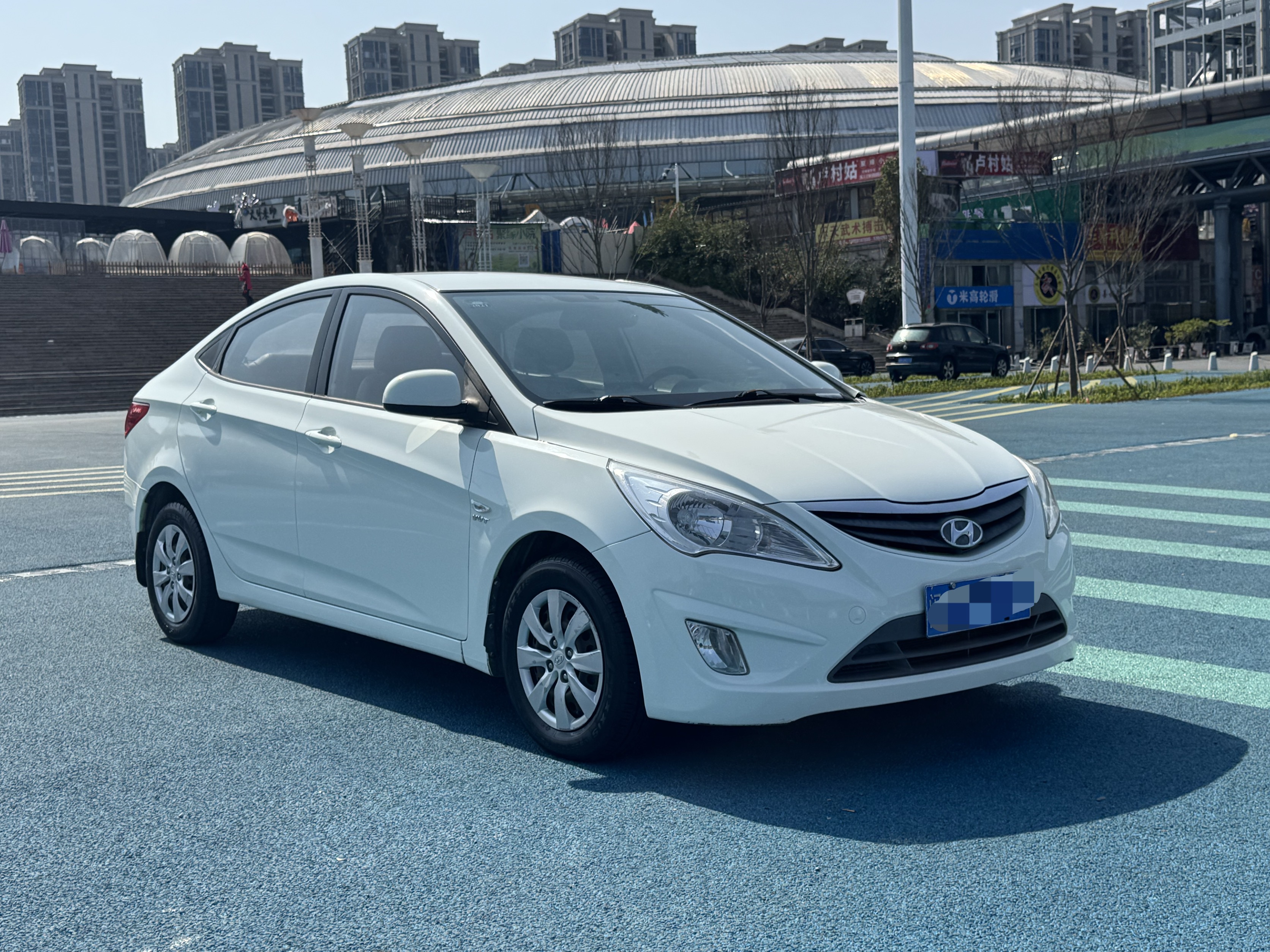 Hyundai Reina 2012 car image #3