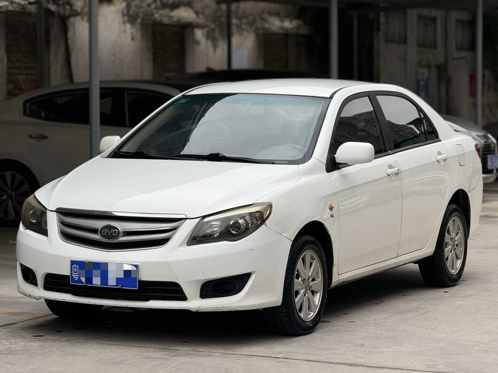 BYD L3 2013 car image #3