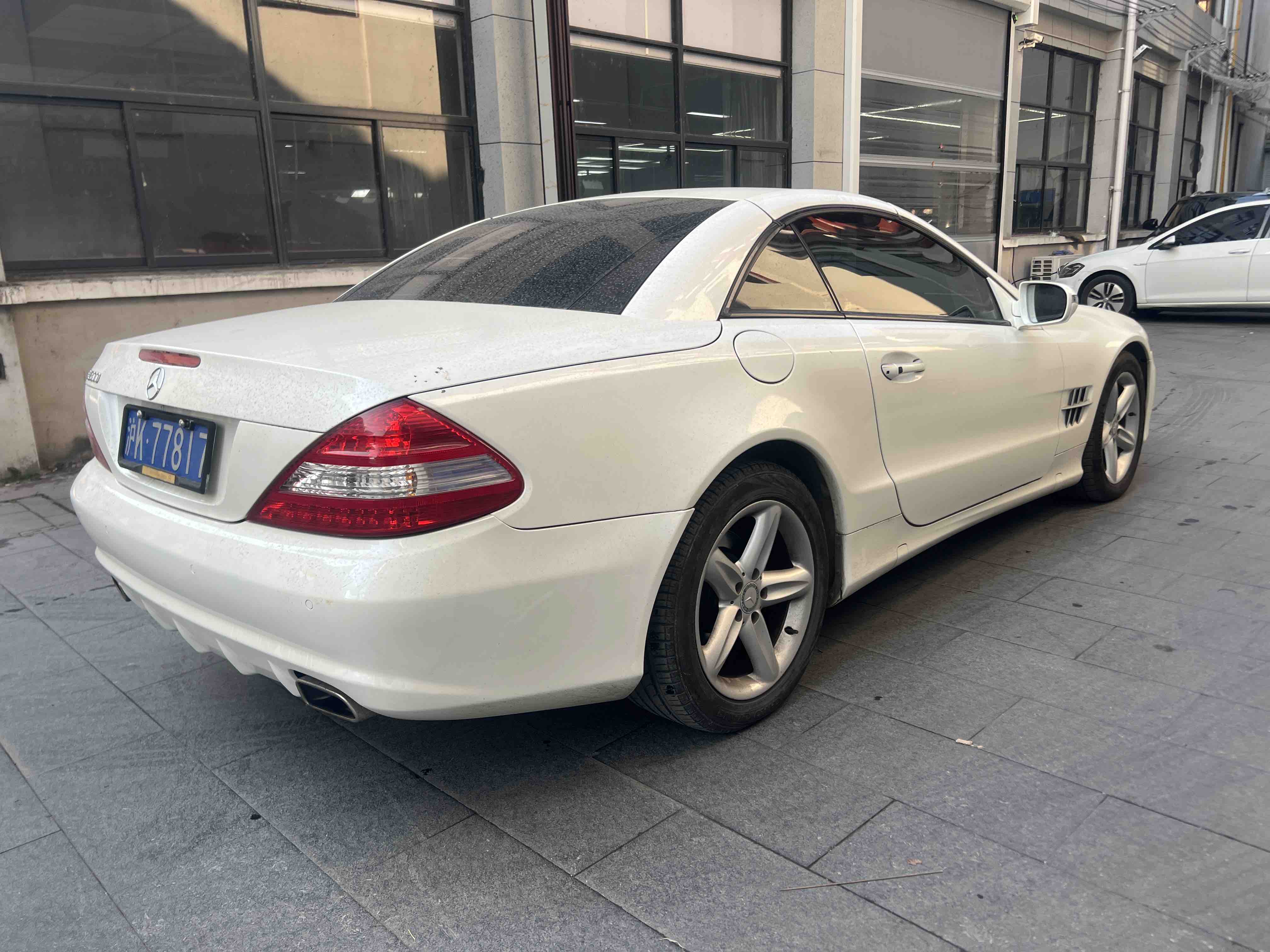 Mercedes-Benz SL Class 2010 immagine di auto #3