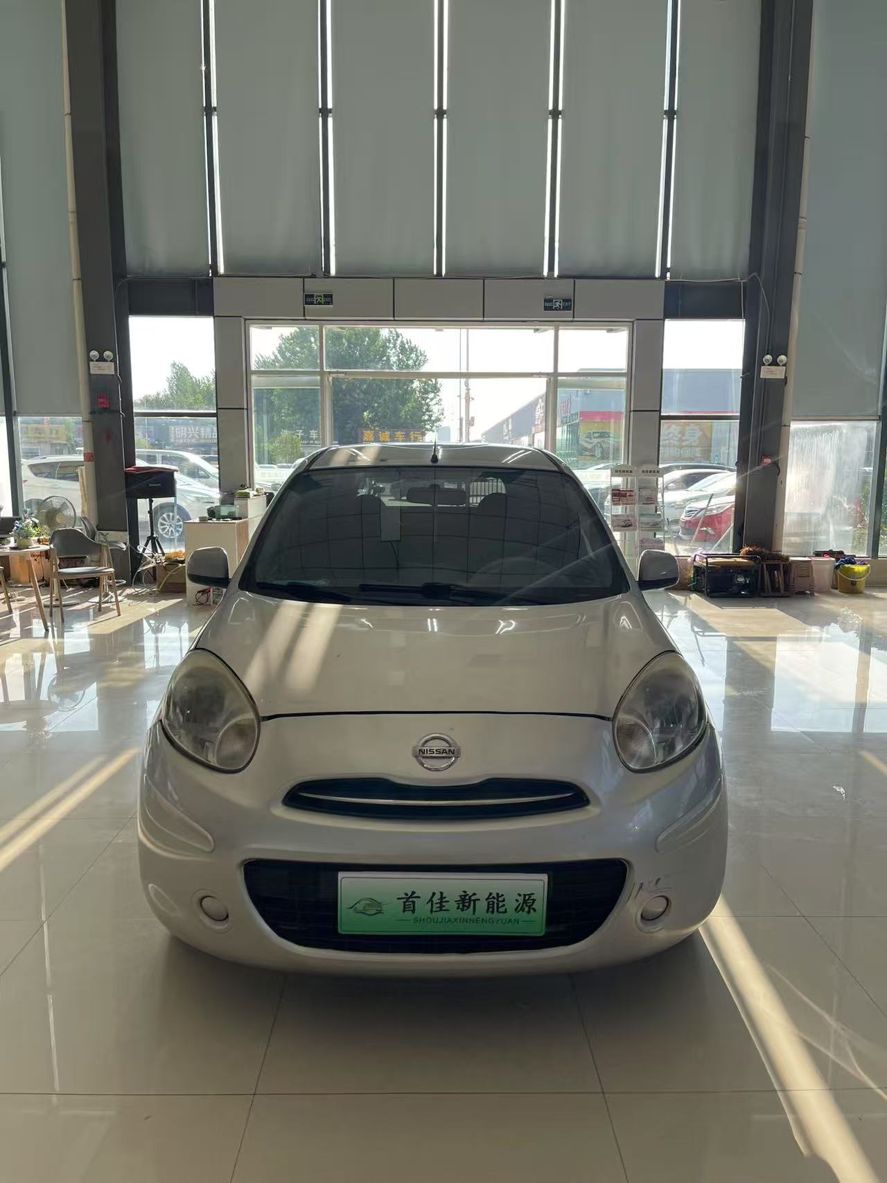 Nissan March 2012 immagine di auto #3