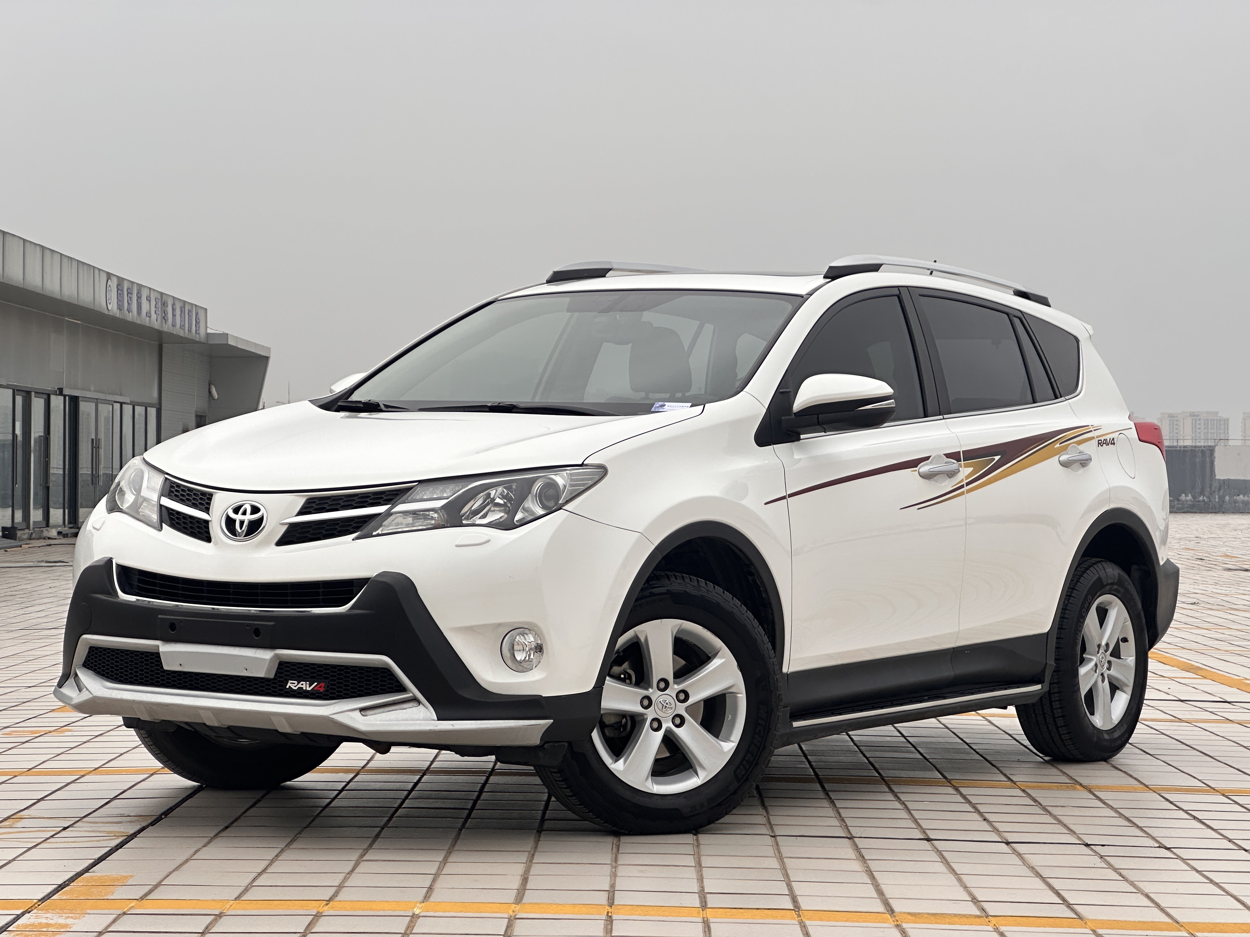 Toyota RAV4 2014 #3 Toyota RAV4 2014 car image #3