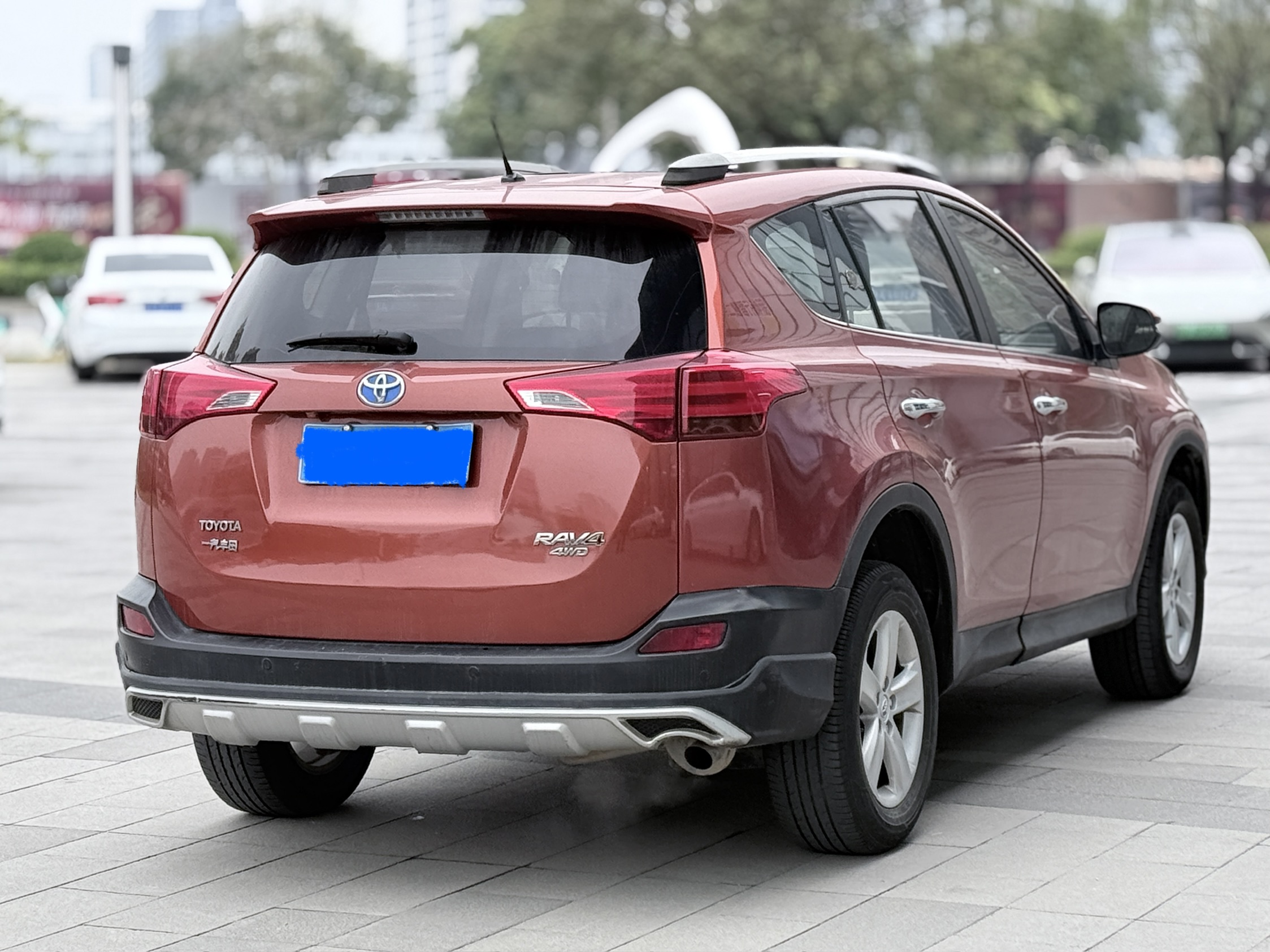 Toyota RAV4 2014 изображение автомобиля #3